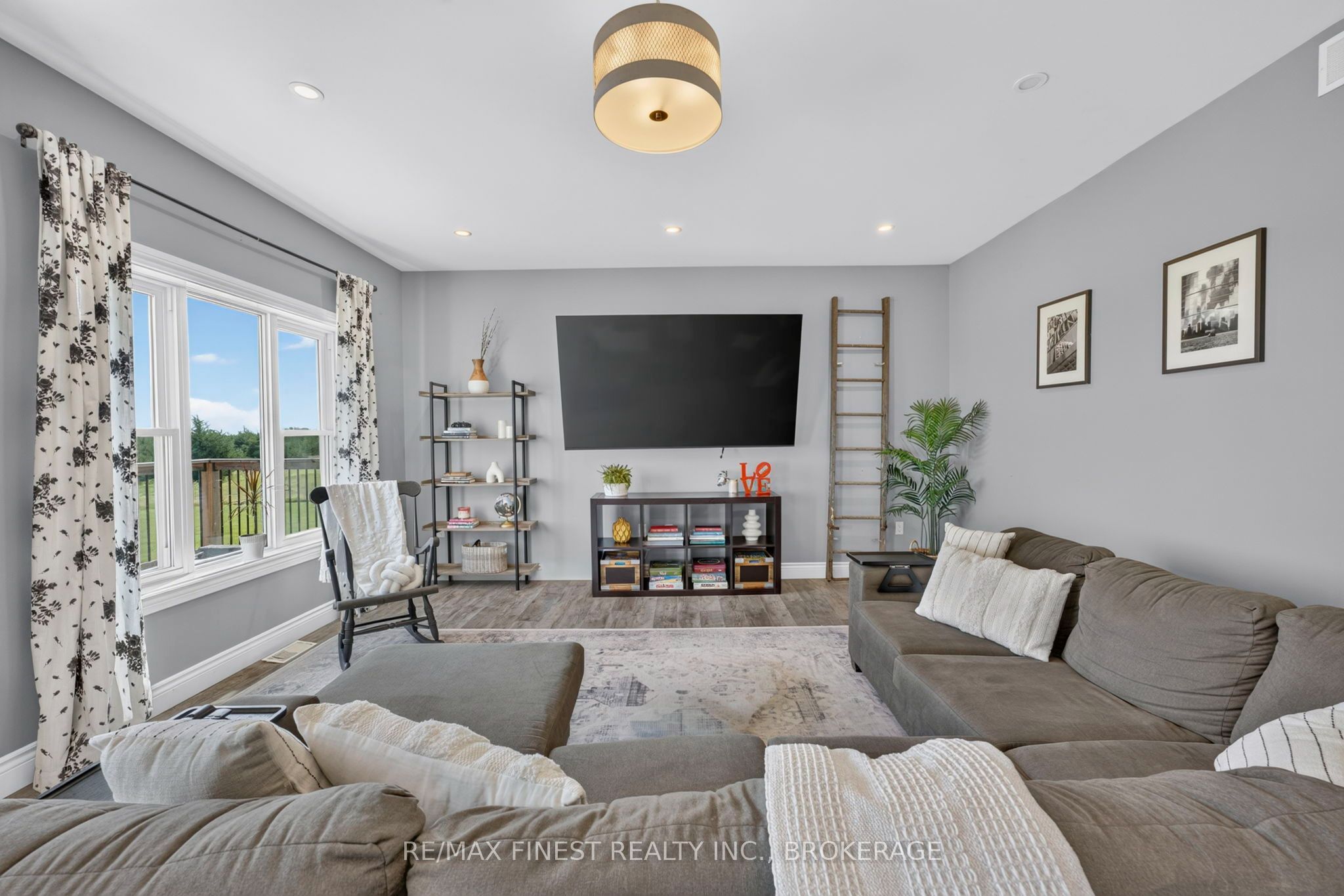 292 Glennelm Road Property Photo 8