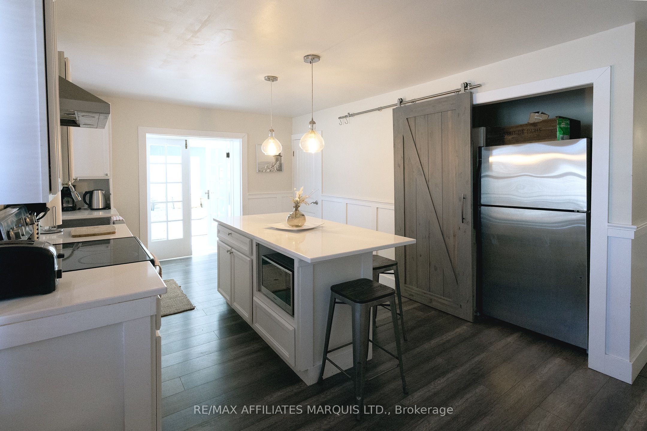 16 Lakeshore Drive Property Photo 9