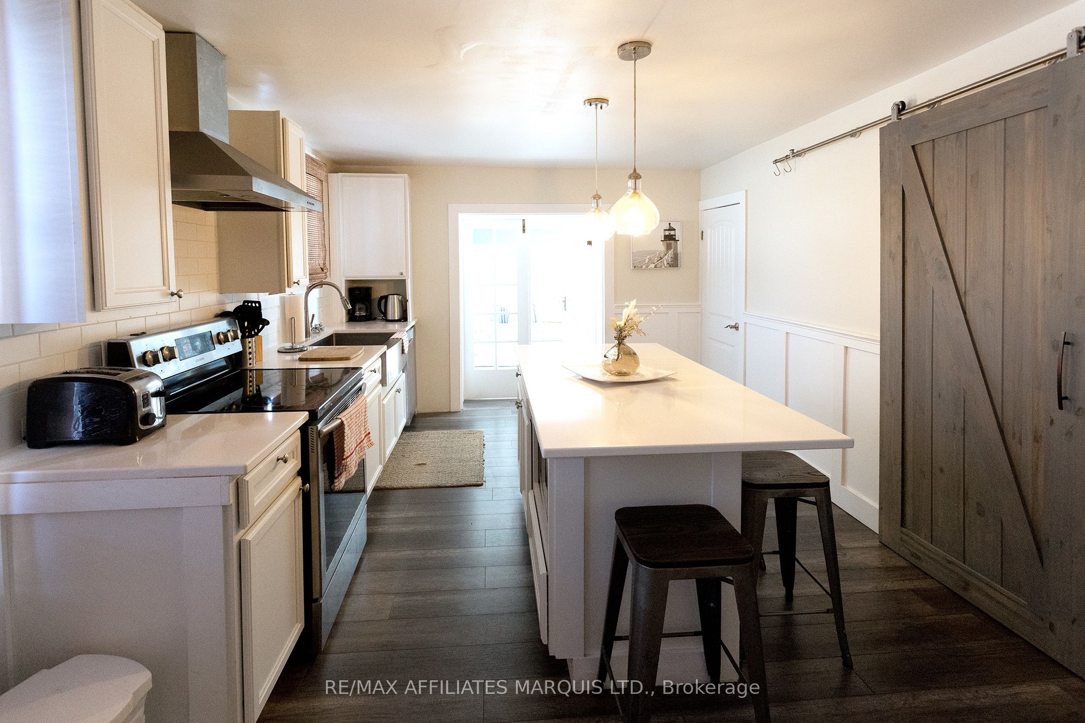 16 Lakeshore Drive Property Photo 10