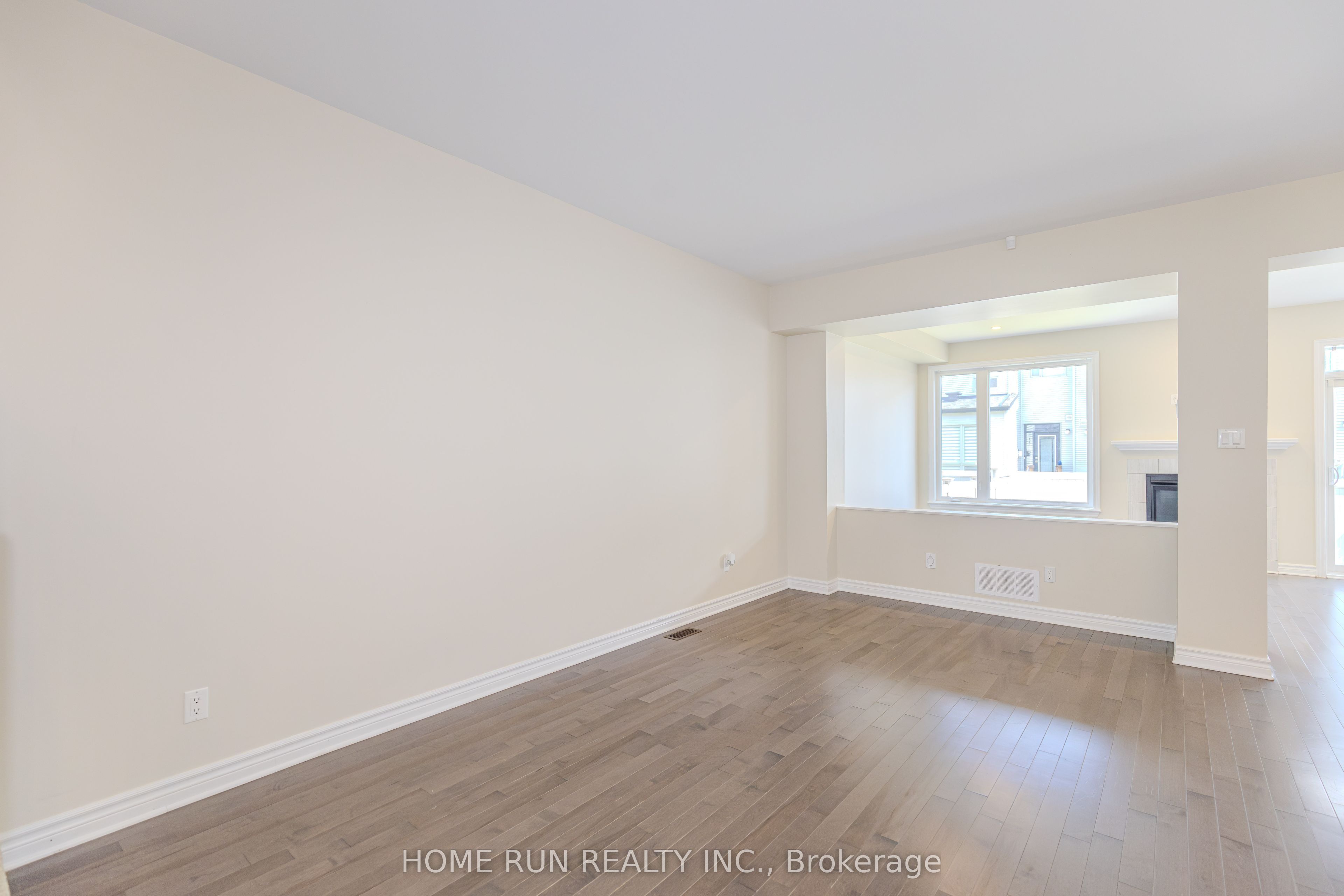 785 Cairn Crescent Property Photo 18
