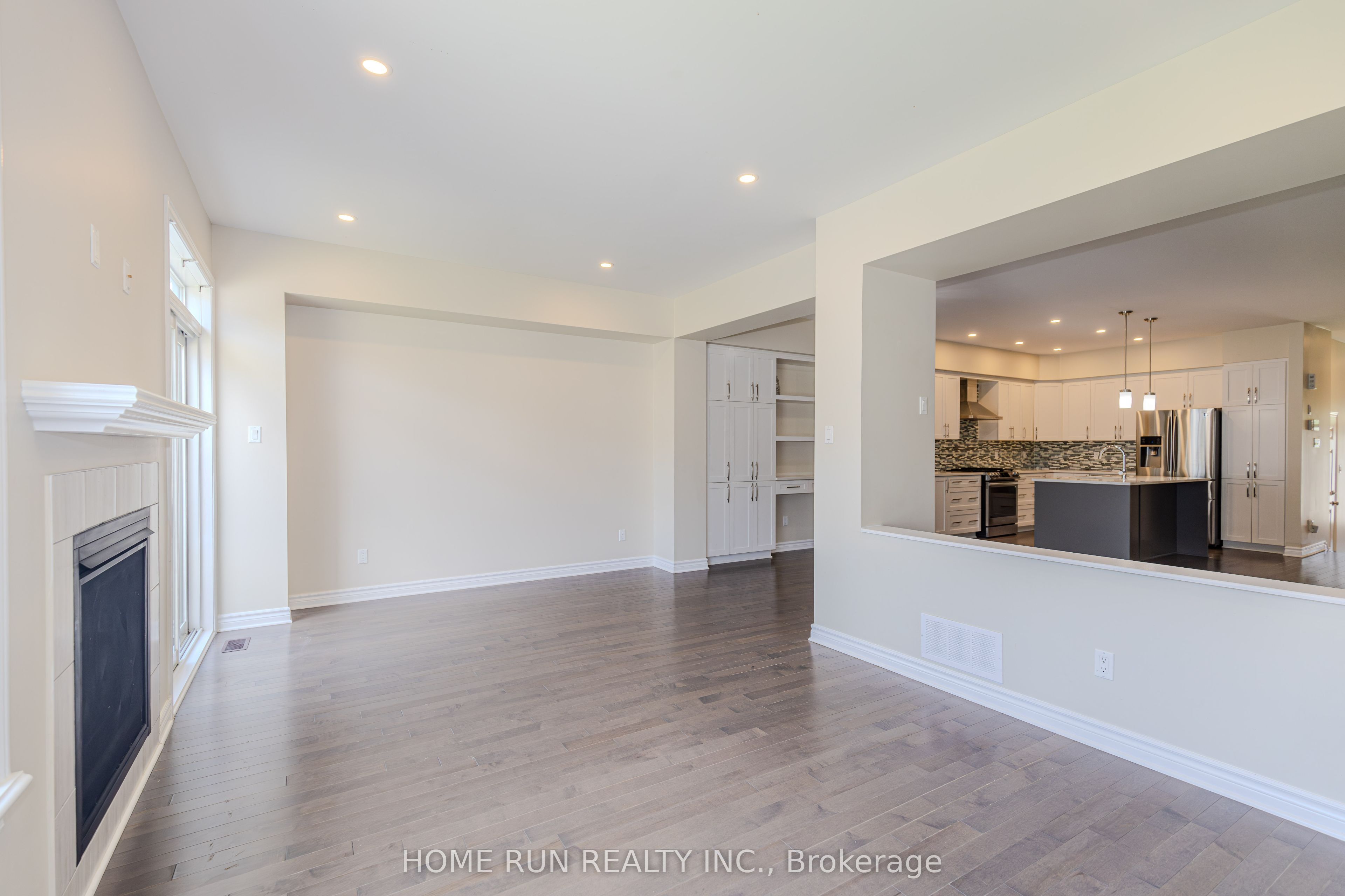 785 Cairn Crescent Property Photo 26