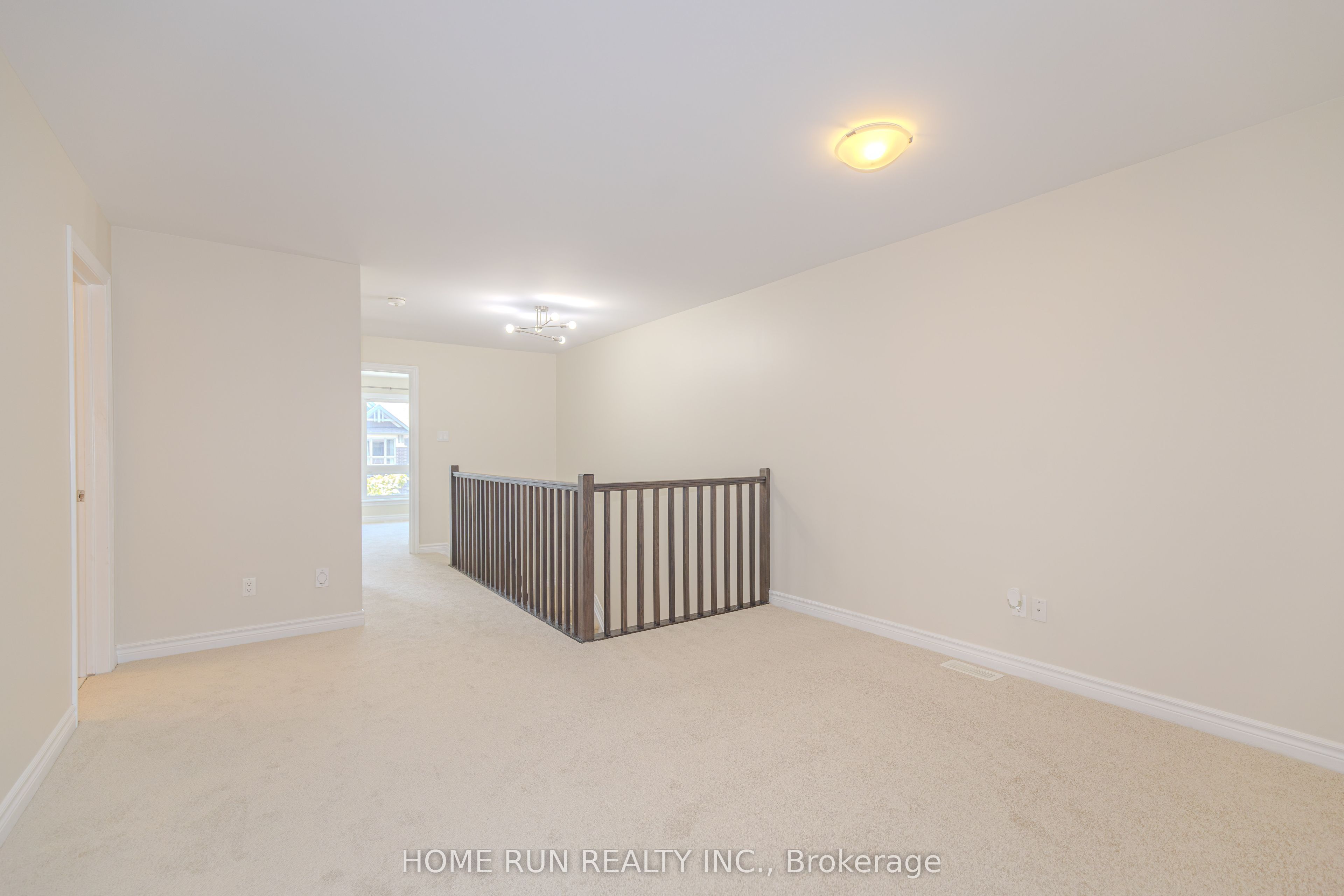 785 Cairn Crescent Property Photo 31