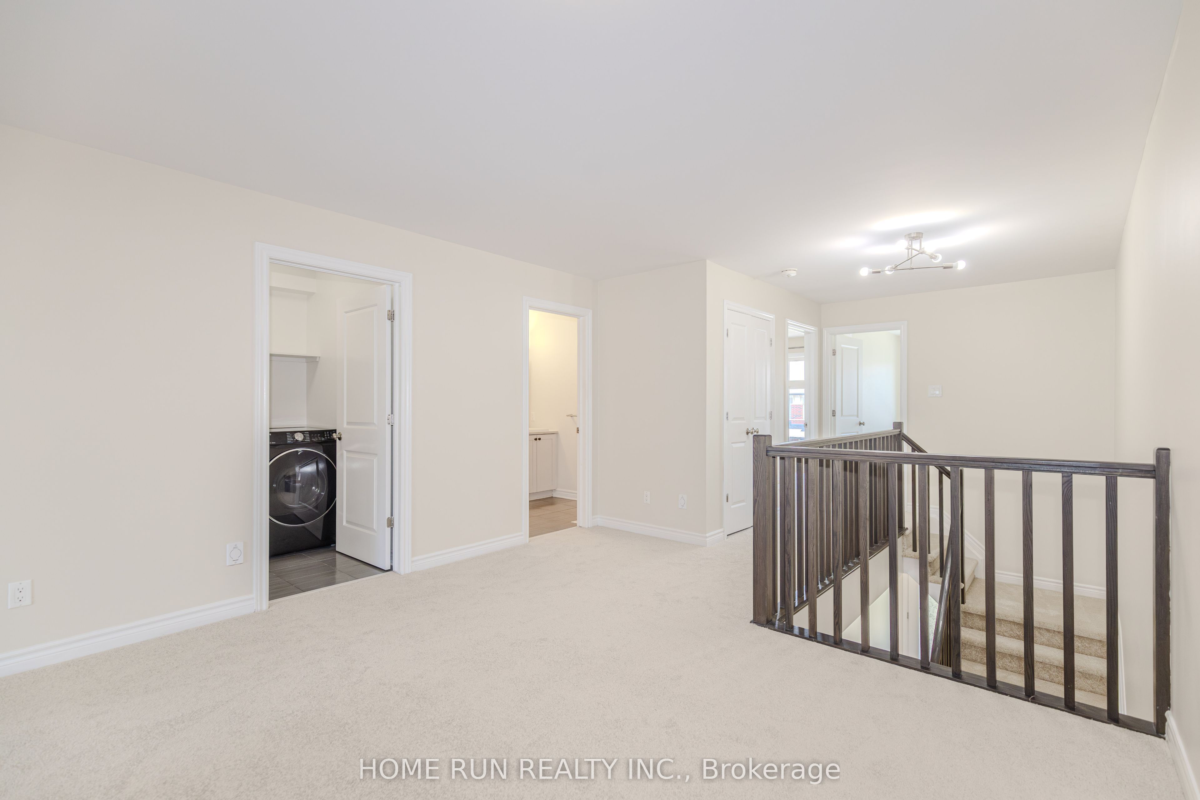 785 Cairn Crescent Property Photo 32