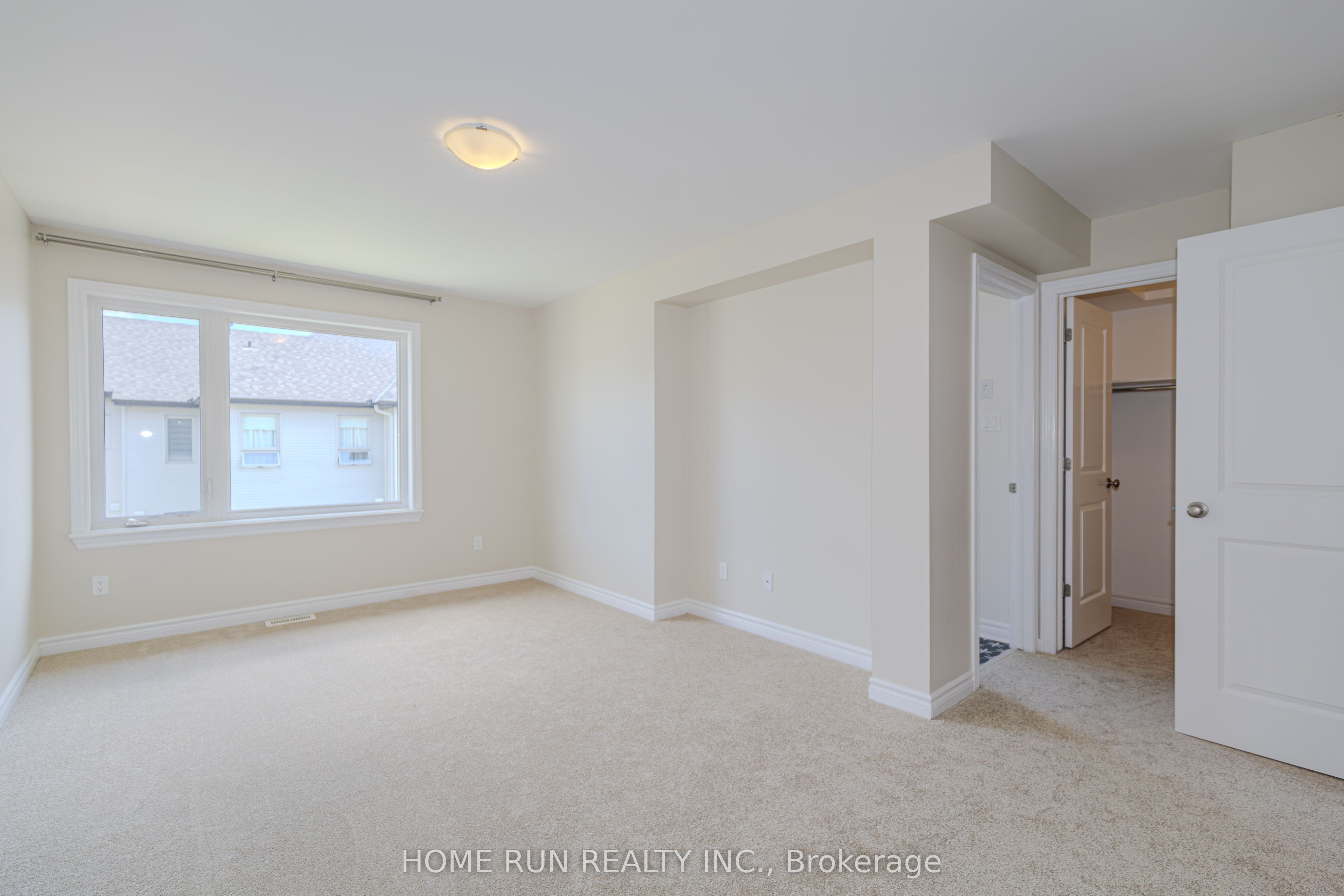 785 Cairn Crescent Property Photo 35