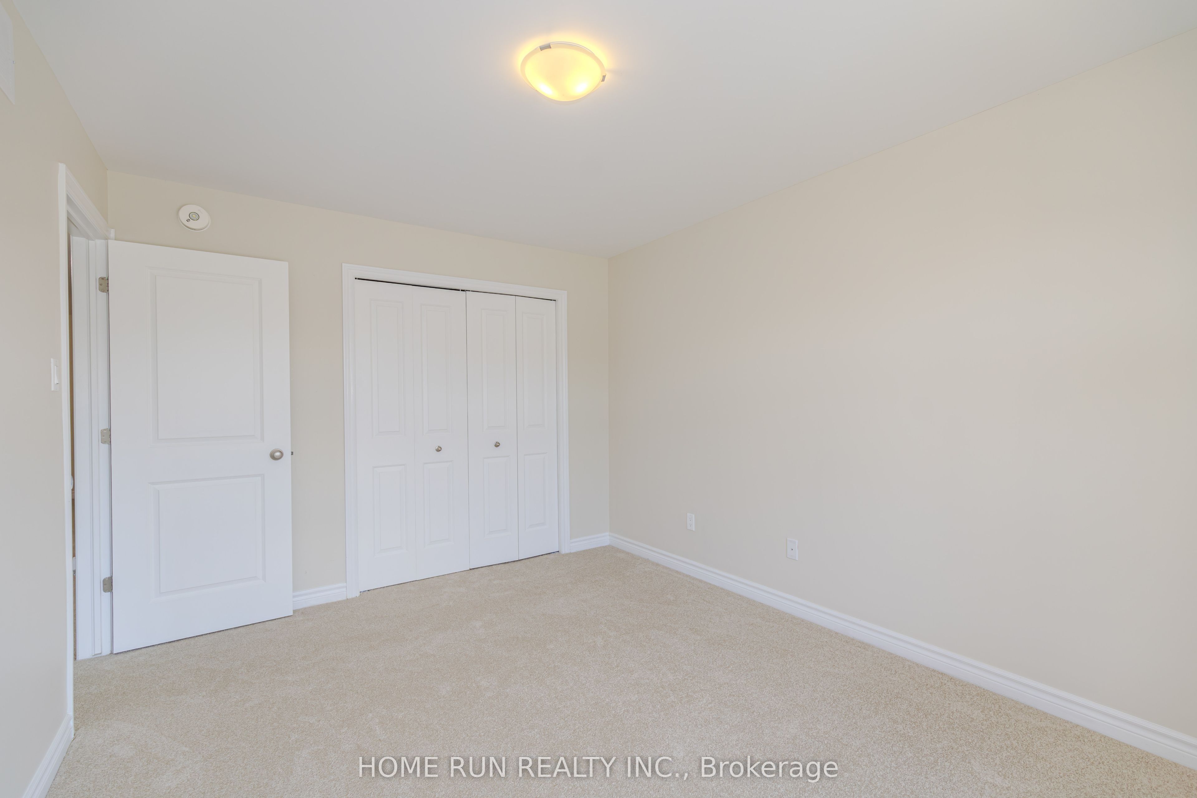 785 Cairn Crescent Property Photo 41