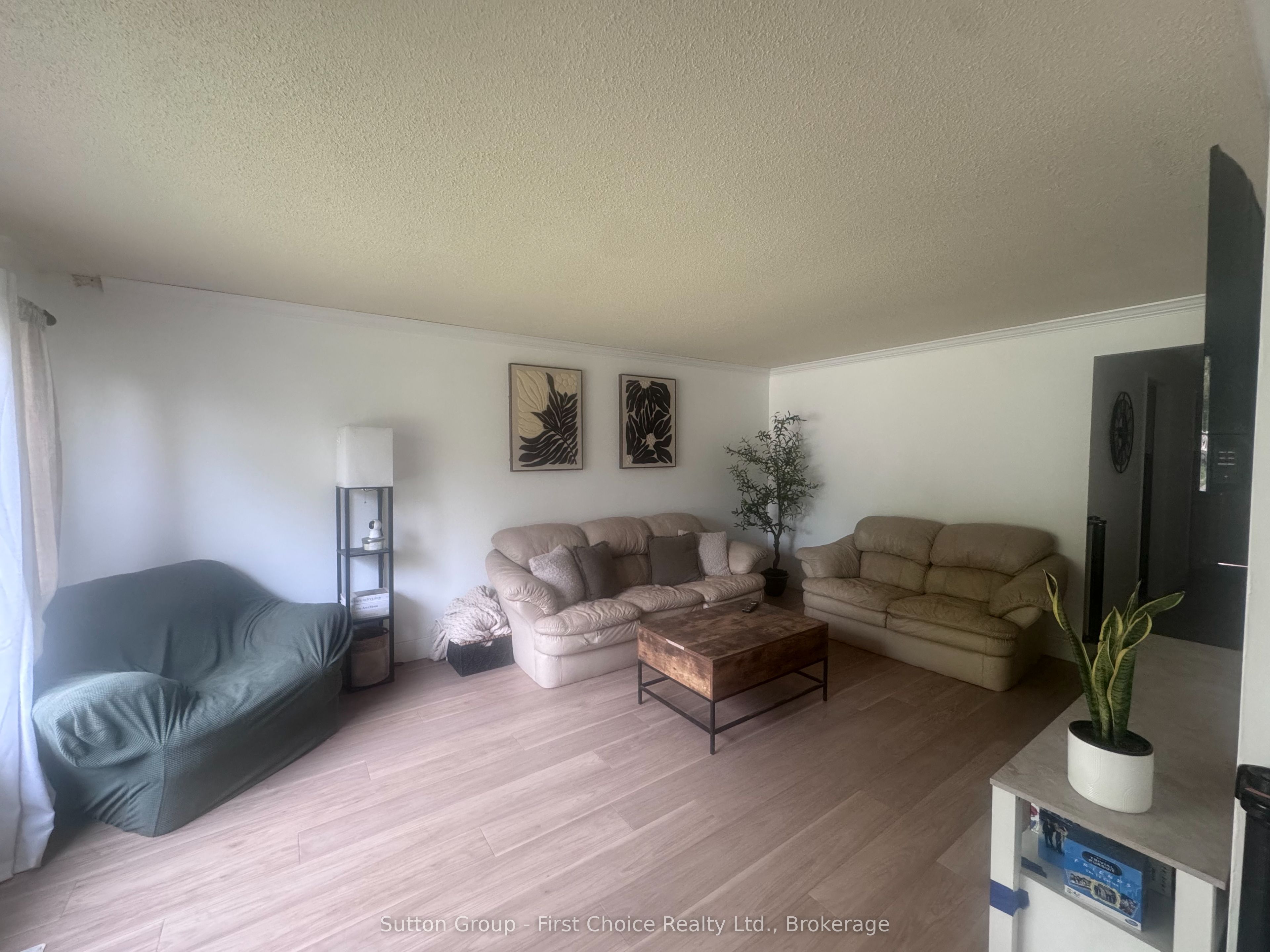 26 Kathryn Crescent Property Photo 2