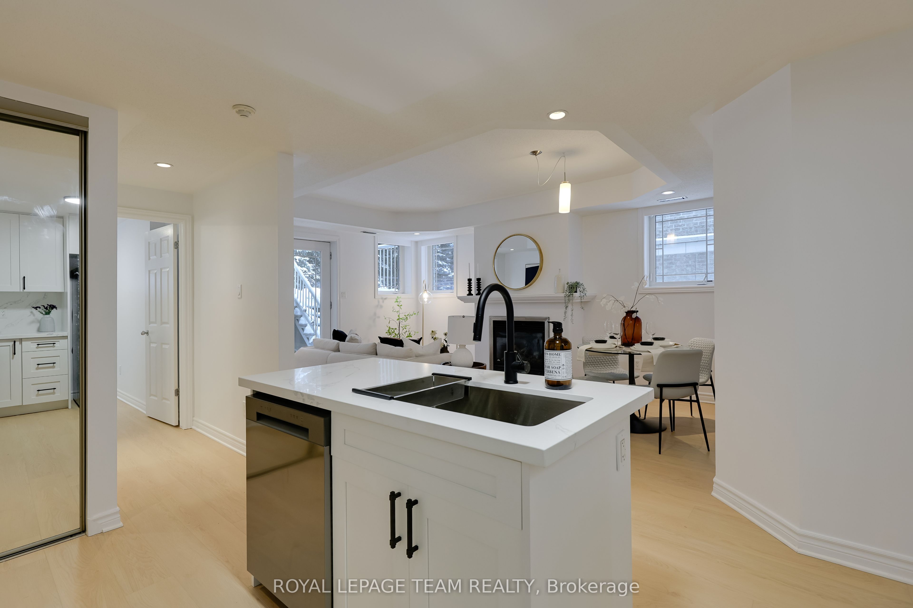 369 Paseo Private 2 Property Photo 17