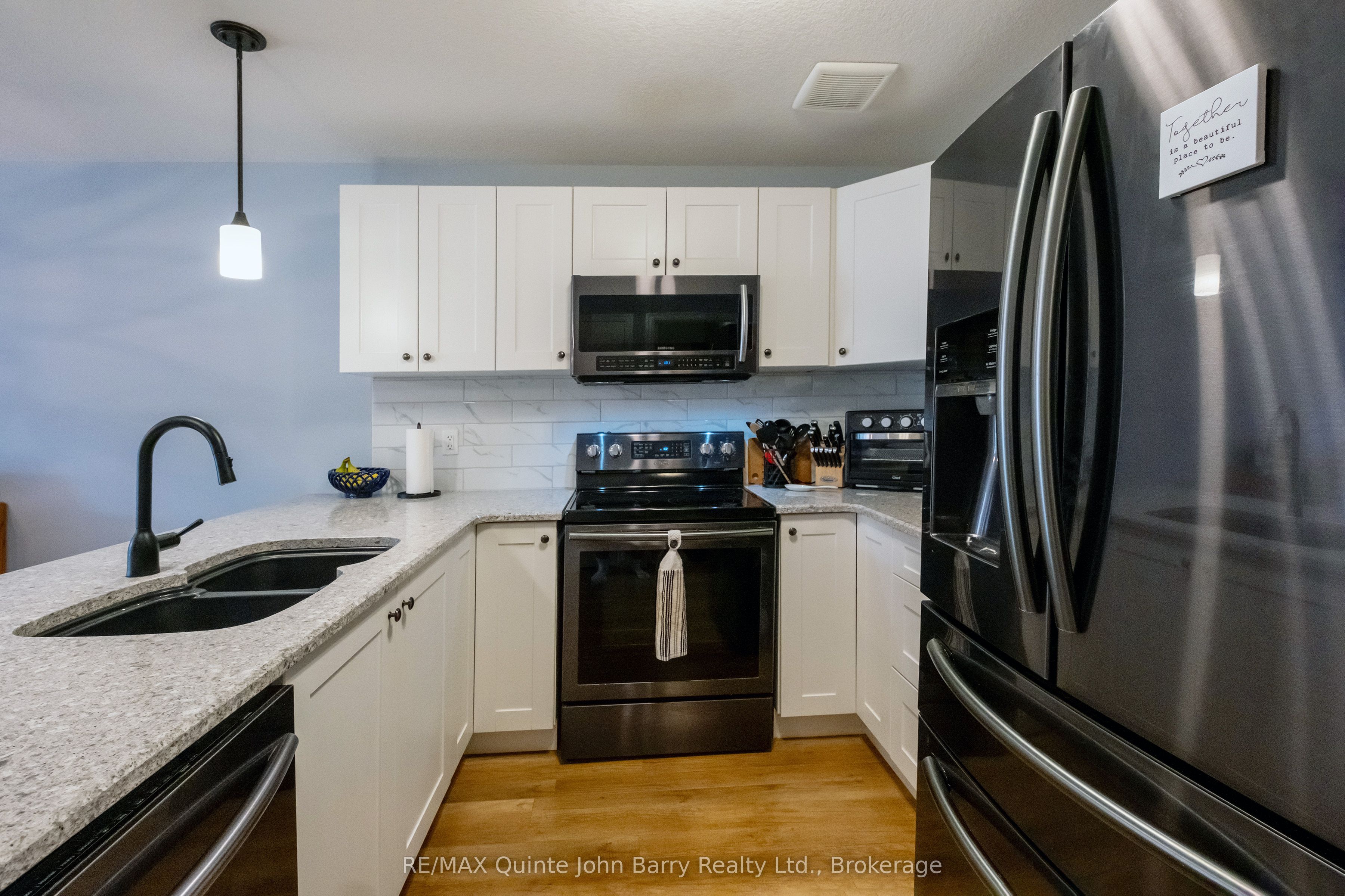 49 Mcintosh Crescent Property Photo 6