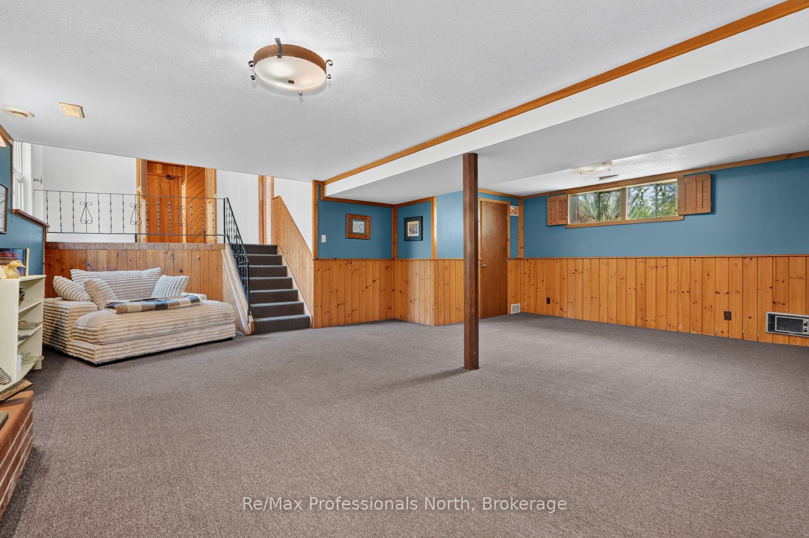 168 Albert Street N Property Photo 33