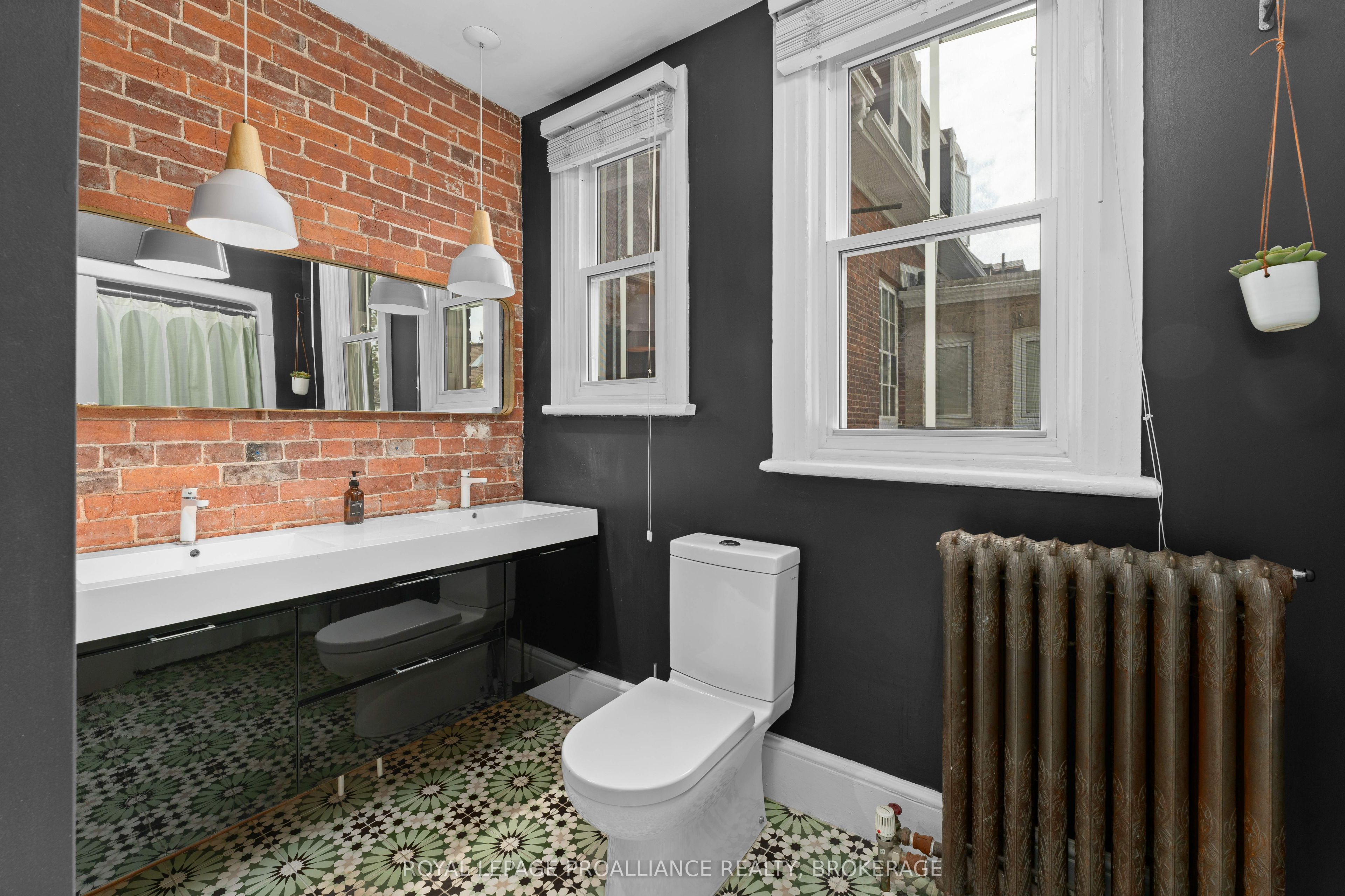 28 Wellington Street Property Photo 21