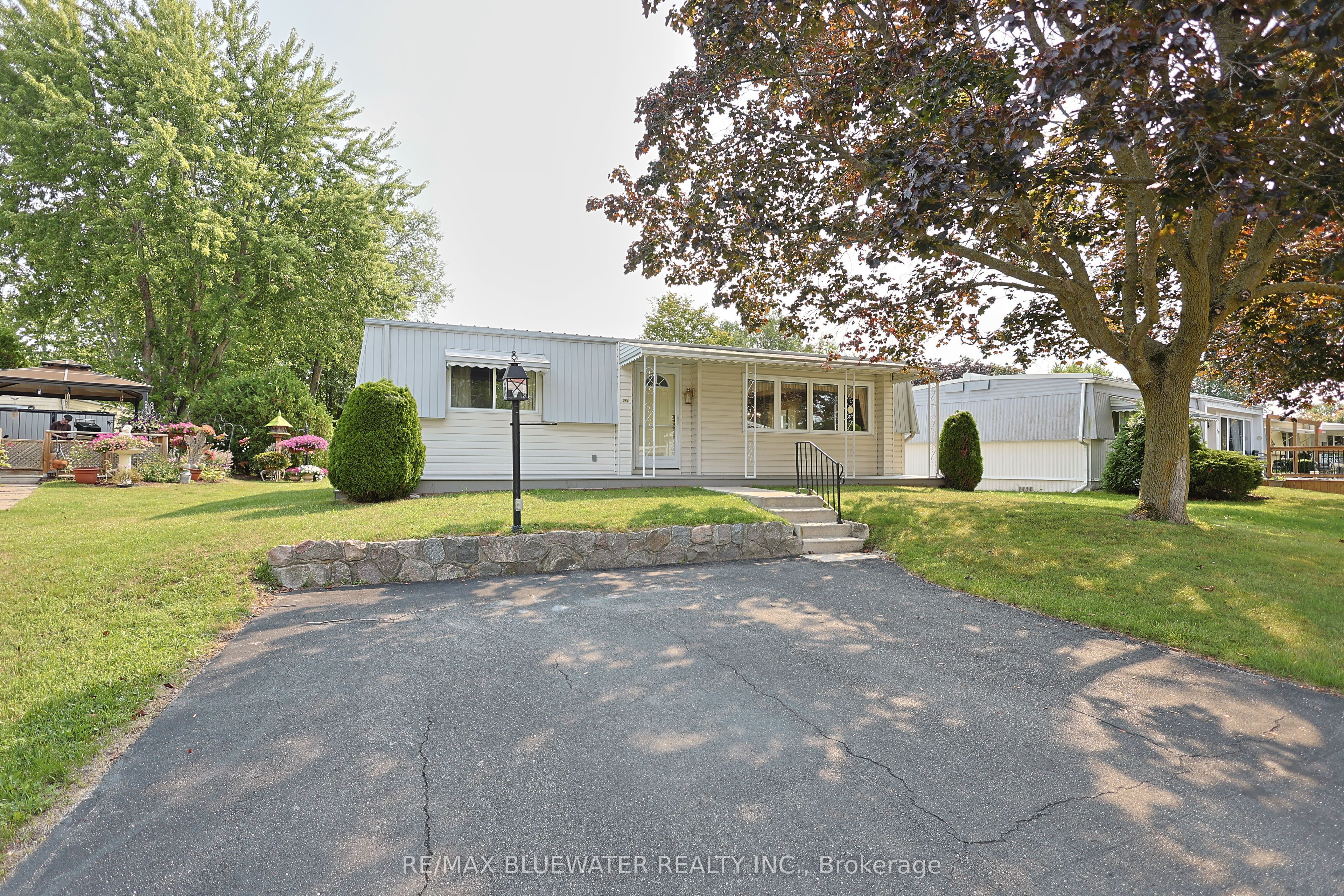 254 Highland Springs Property Photo 6