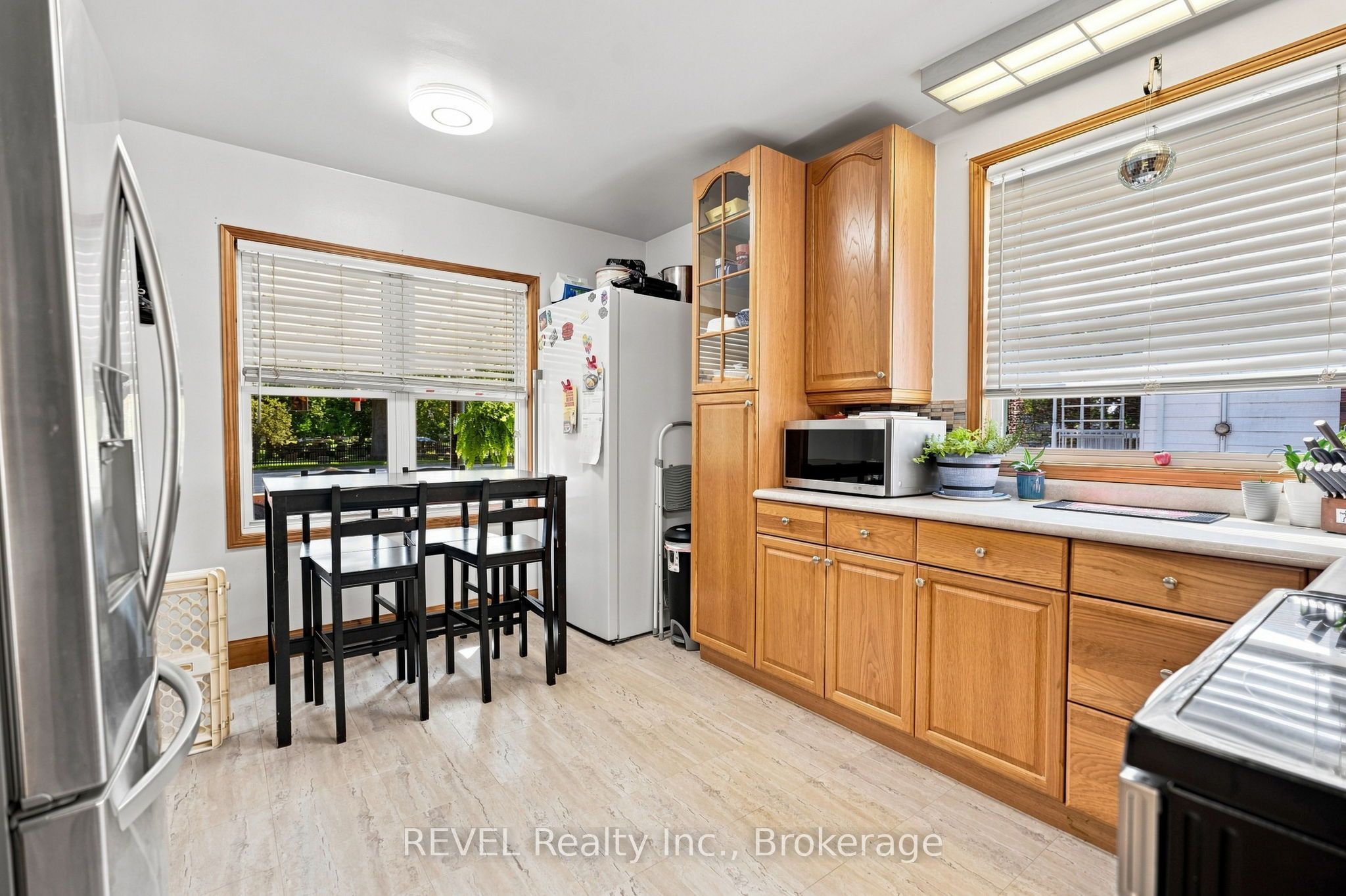 5699 Montrose Road Property Photo 7