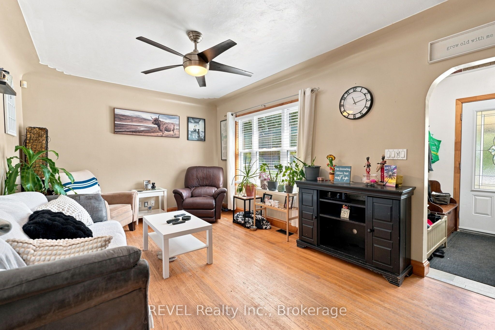 5699 Montrose Road Property Photo 10