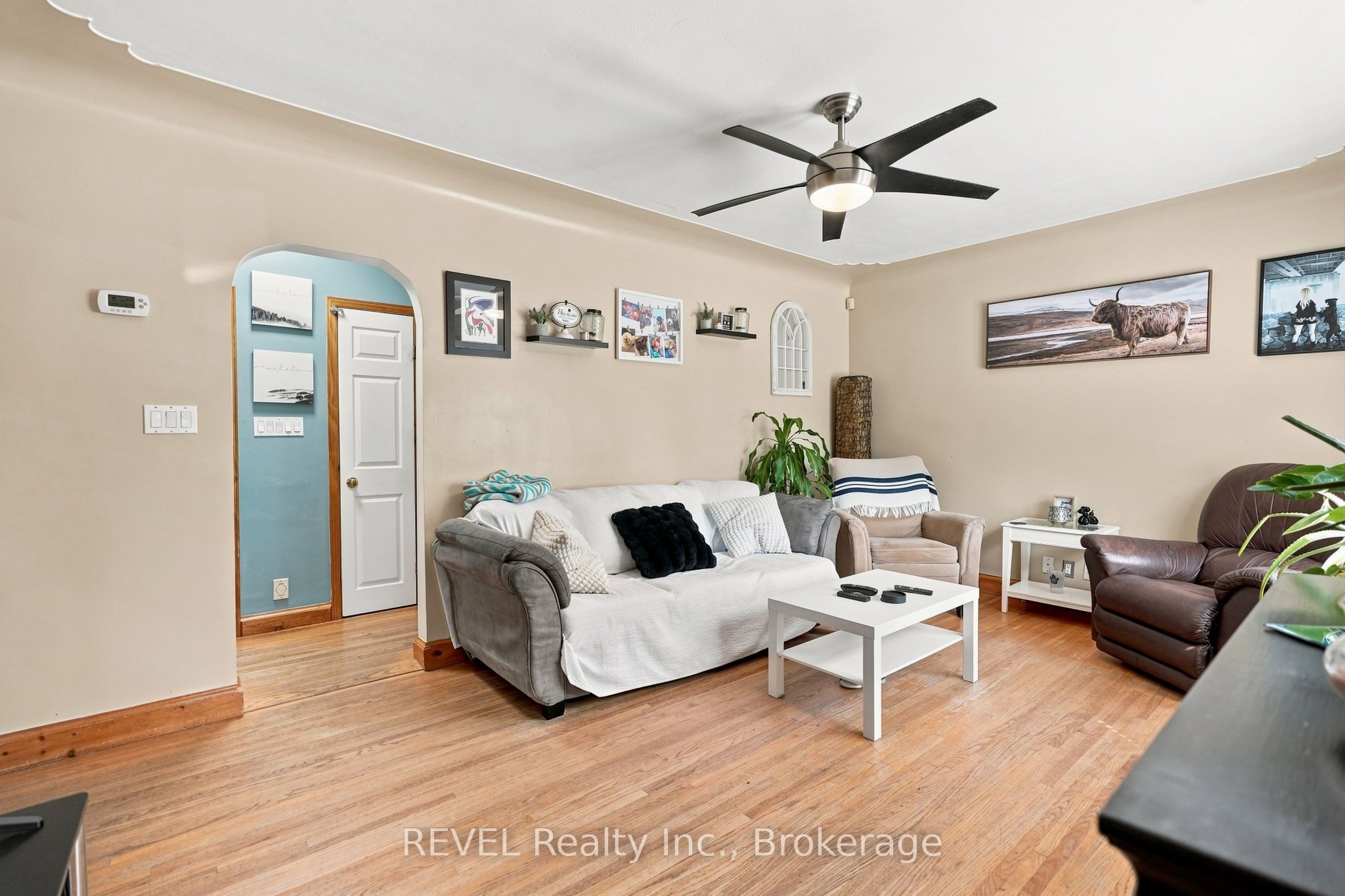 5699 Montrose Road Property Photo 11