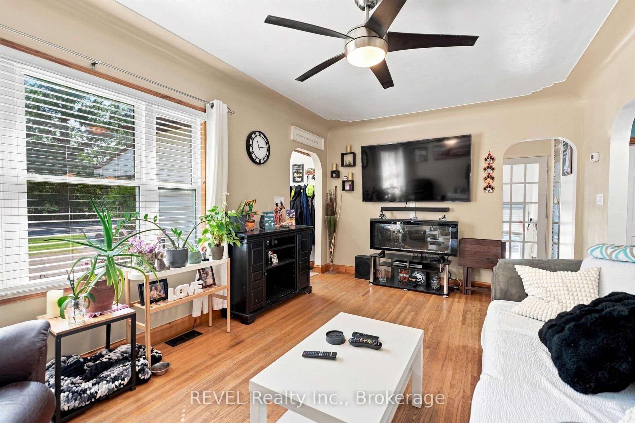 5699 Montrose Road Property Photo 12