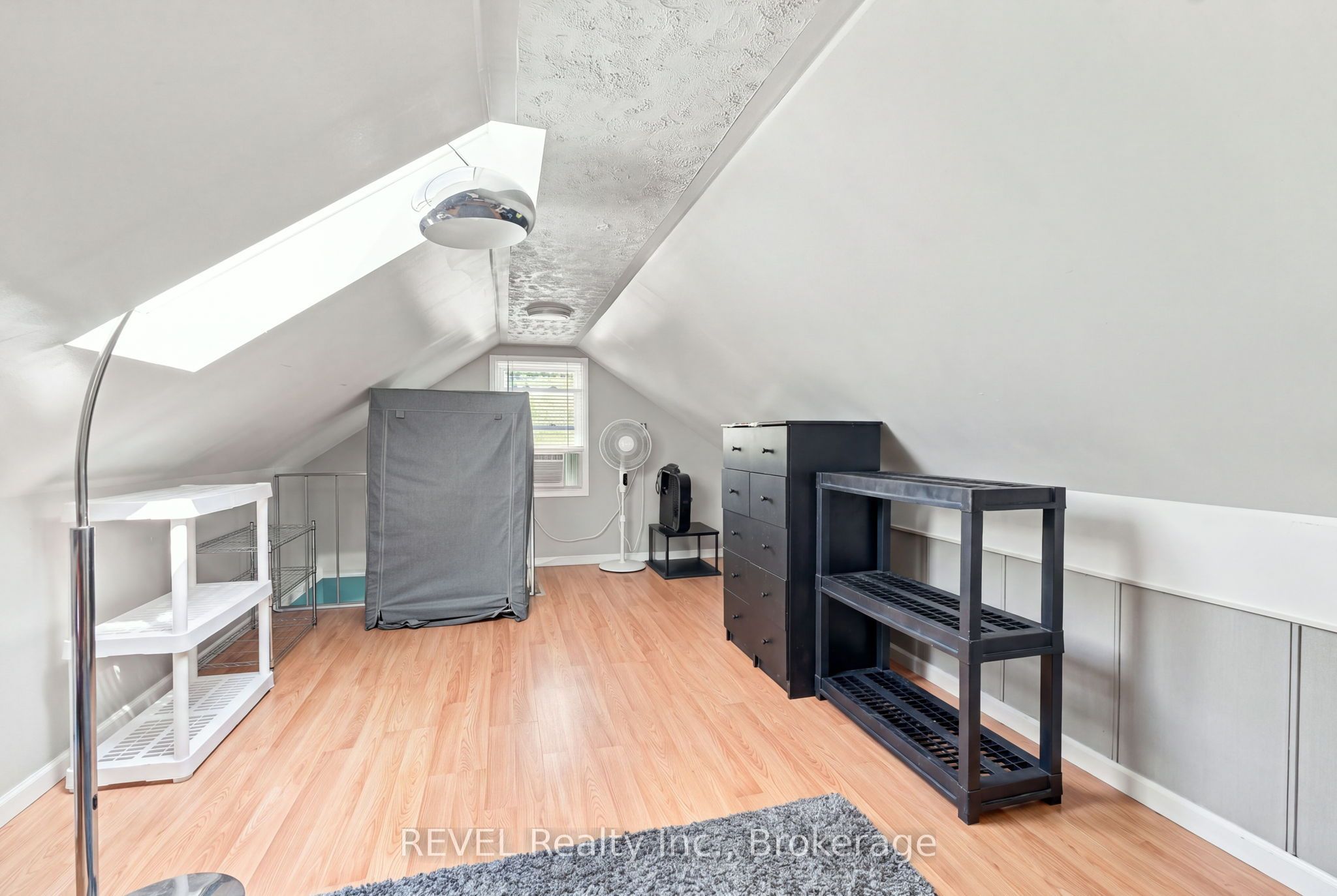 5699 Montrose Road Property Photo 16