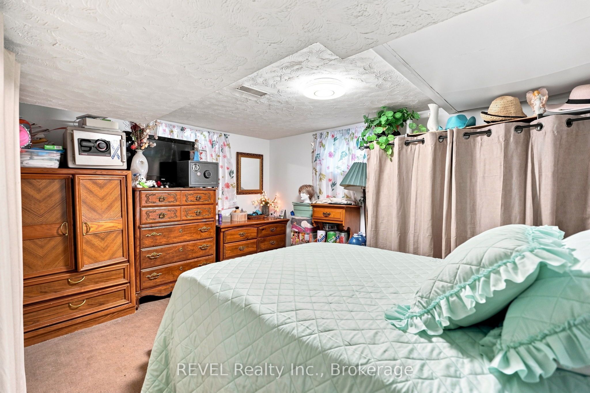 5699 Montrose Road Property Photo 21