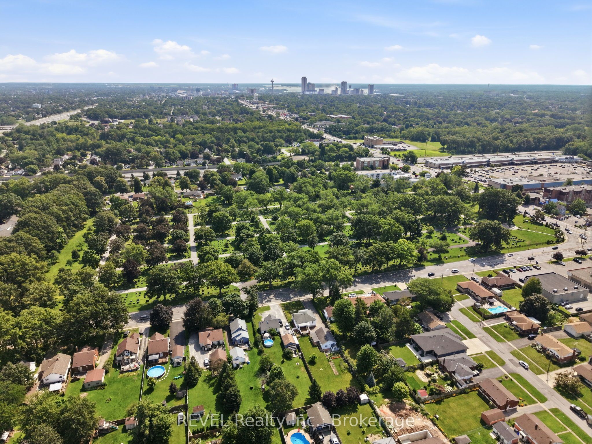 5699 Montrose Road Property Photo 40