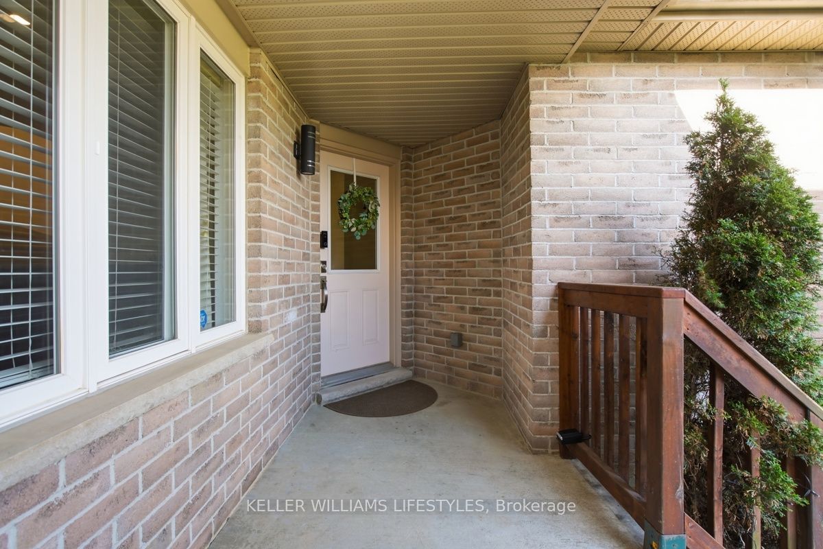 1135 Kimball Crescent Property Photo 4