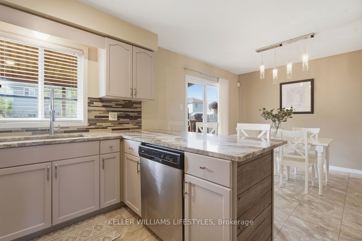 1135 Kimball Crescent Property Photo 14