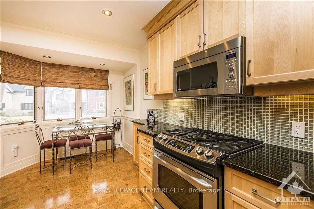 522 Piccadilly Avenue Property Photo 3