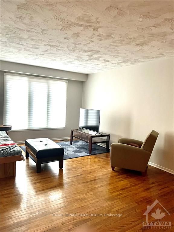 522 Piccadilly Avenue Property Photo 7