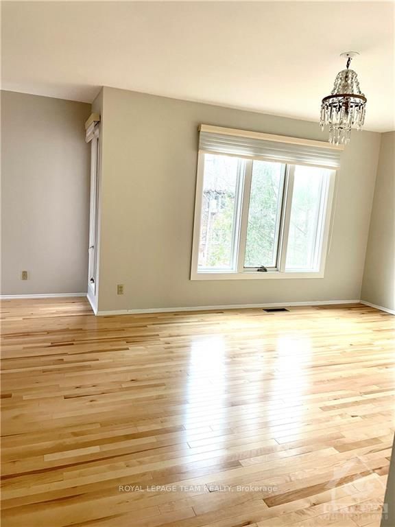 522 Piccadilly Avenue Property Photo 9
