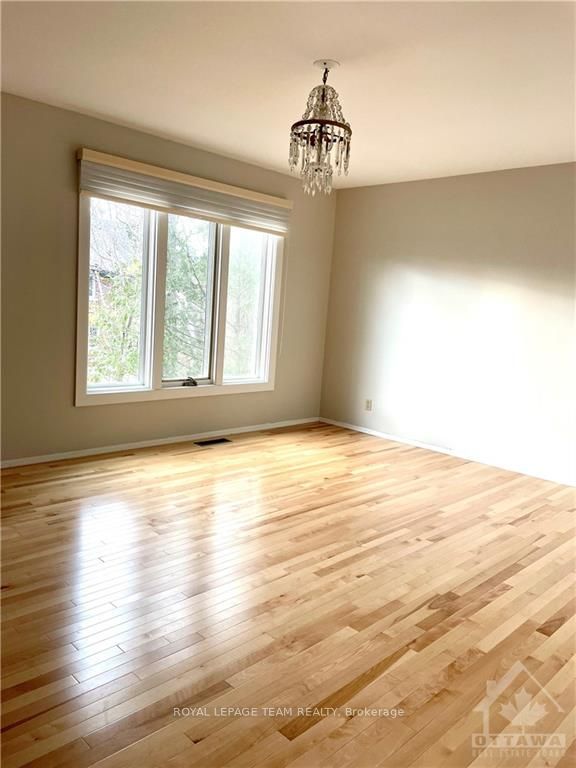522 Piccadilly Avenue Property Photo 10