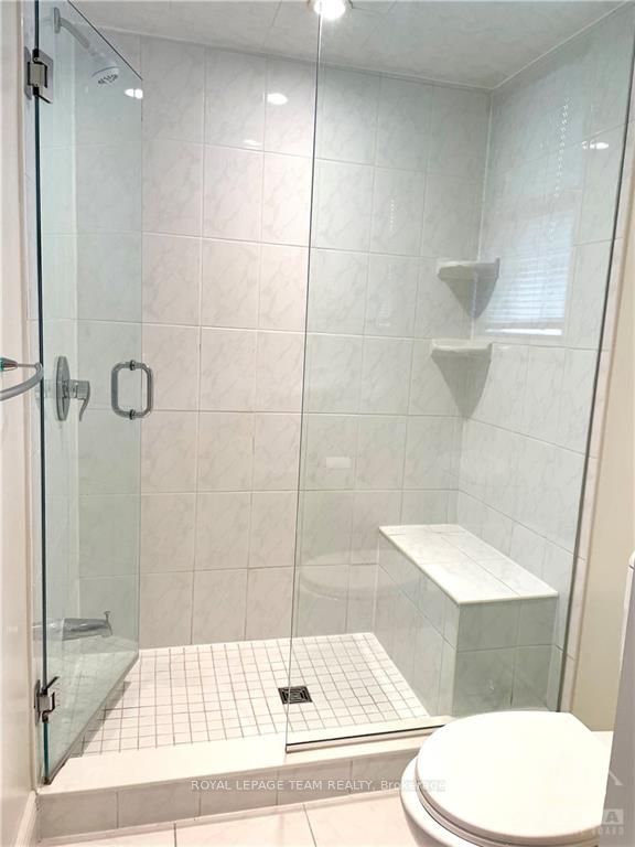 522 Piccadilly Avenue Property Photo 12