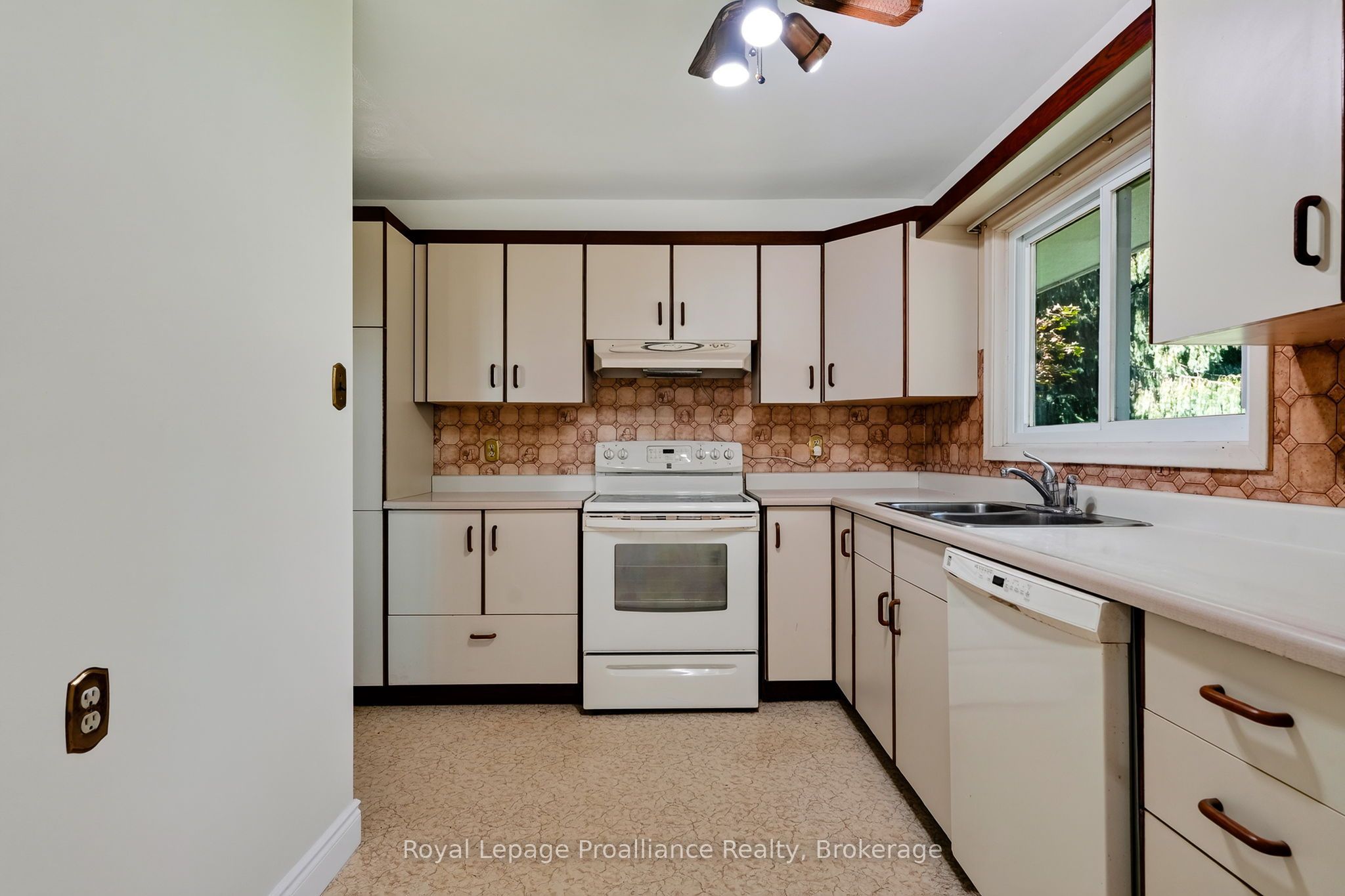 10132 County Rd 2 Property Photo 21