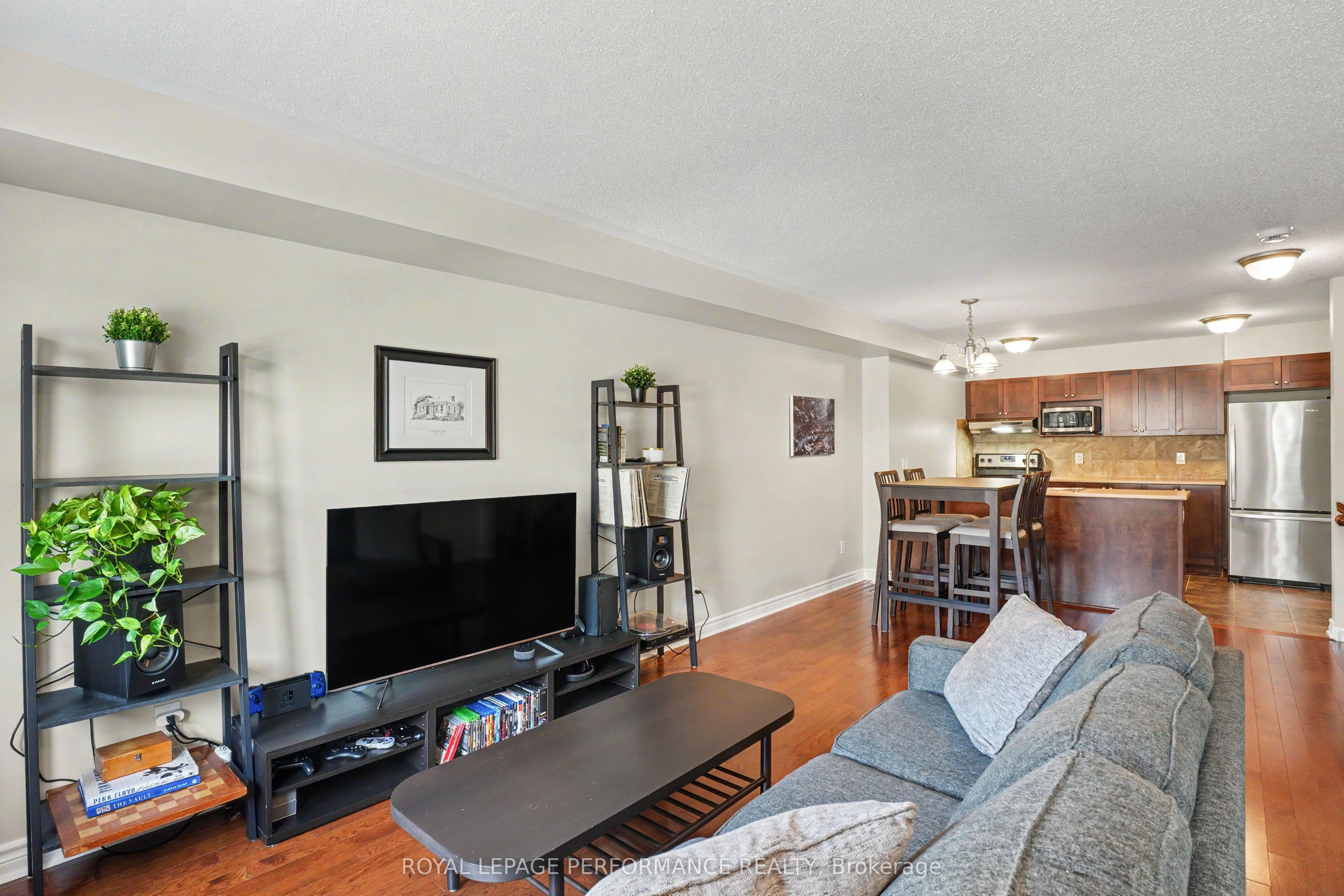 269a Titanium Private Property Photo 7