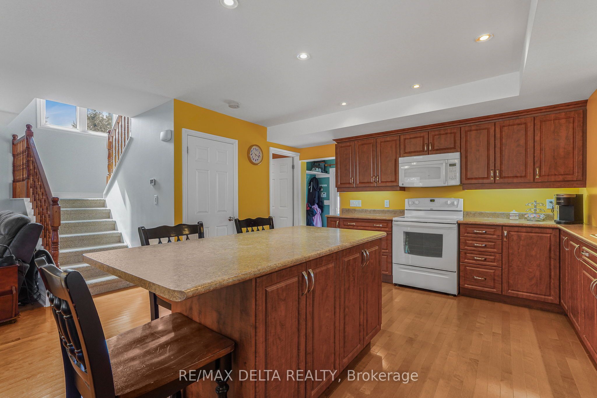 2567 Cleroux Crescent Property Photo 10