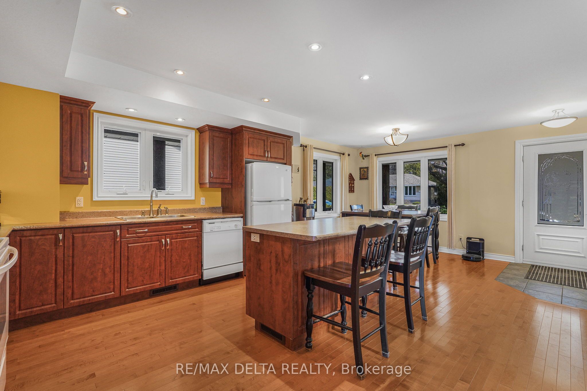 2567 Cleroux Crescent Property Photo 12