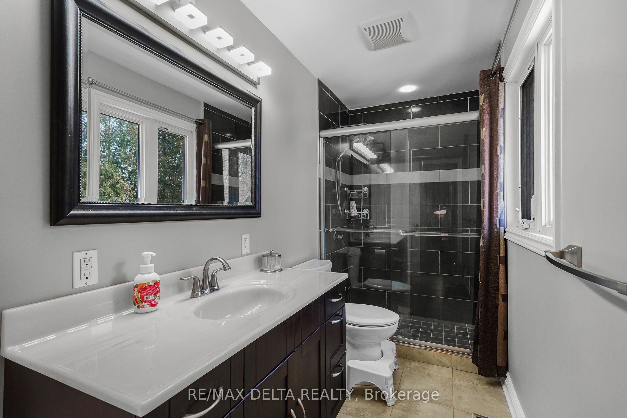 2567 Cleroux Crescent Property Photo 21