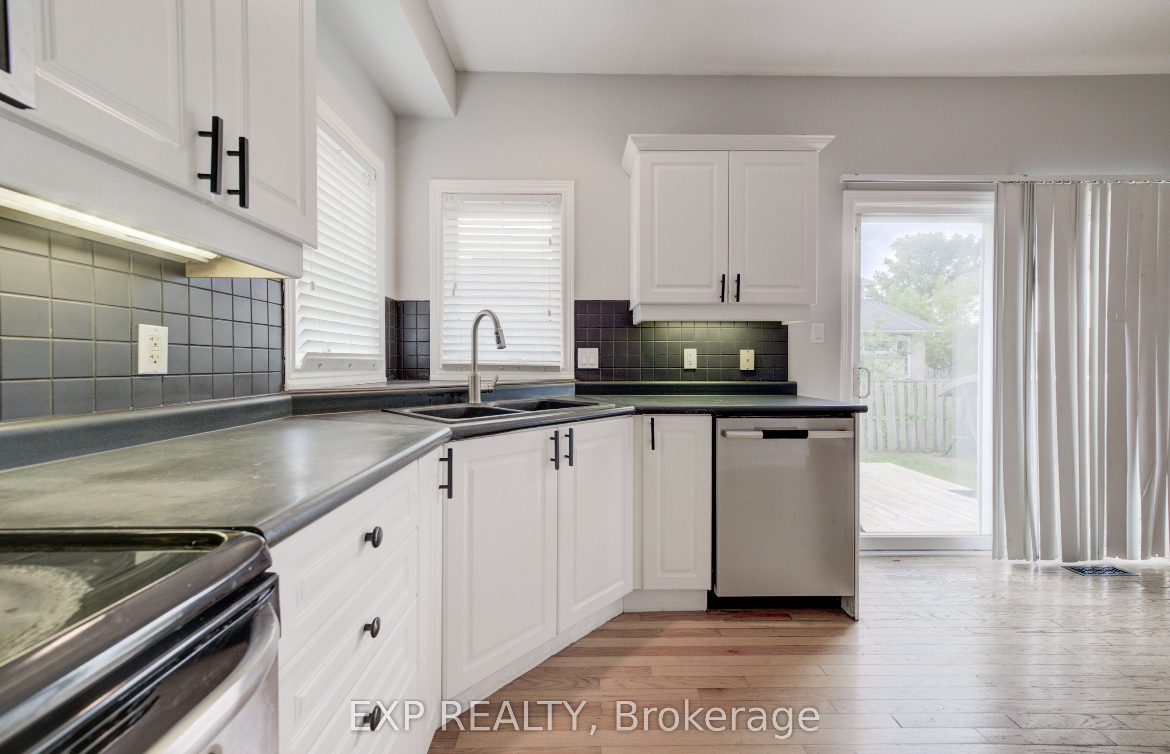 737 North Leaksdale Circle Property Photo 11