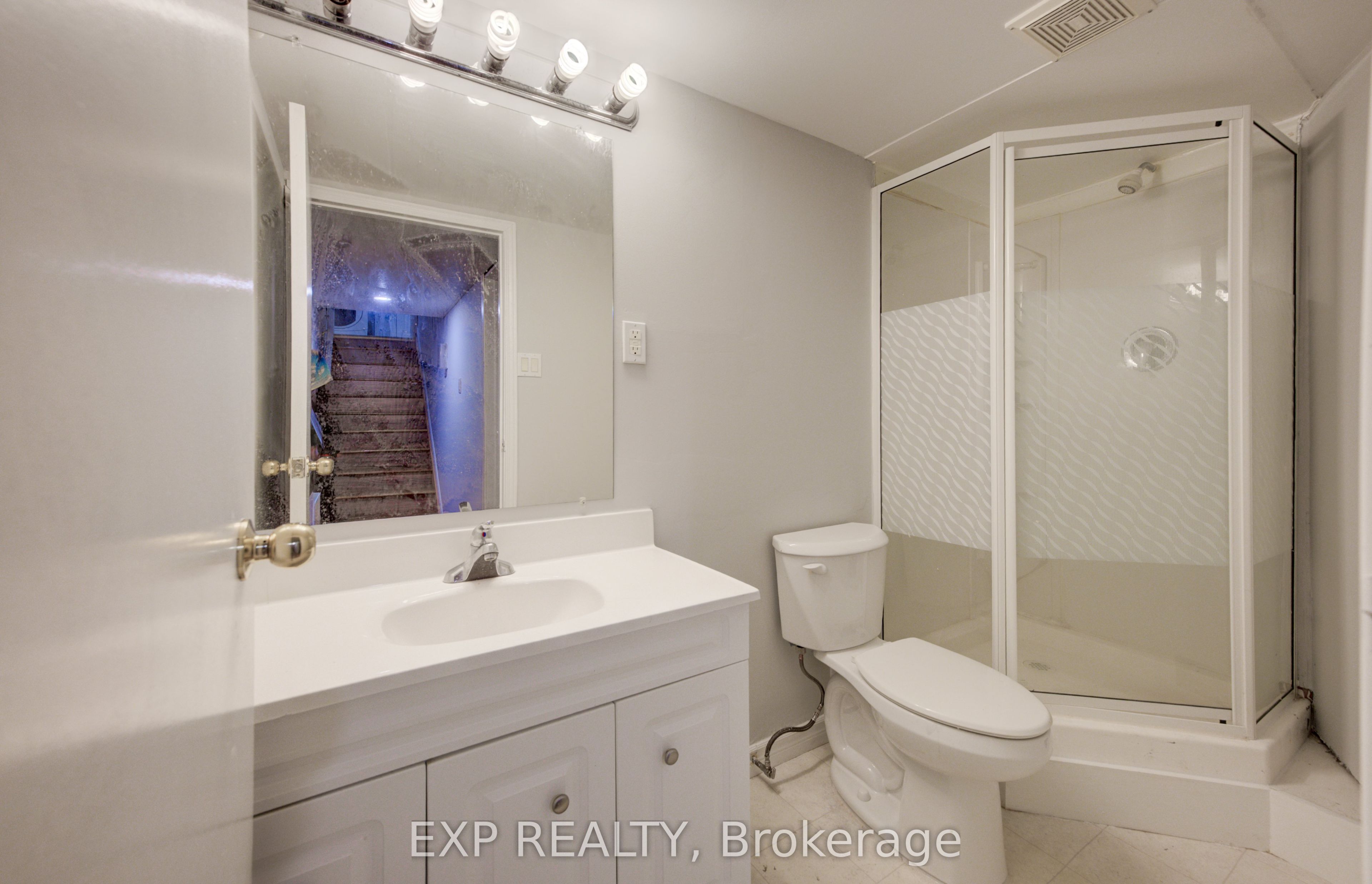 737 North Leaksdale Circle Property Photo 23