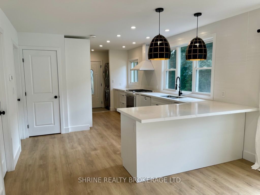 792 Fleet Street Property Photo 9