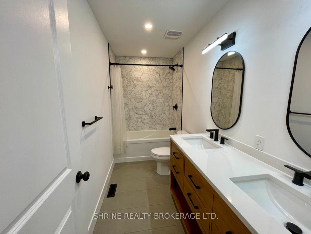 792 Fleet Street Property Photo 16