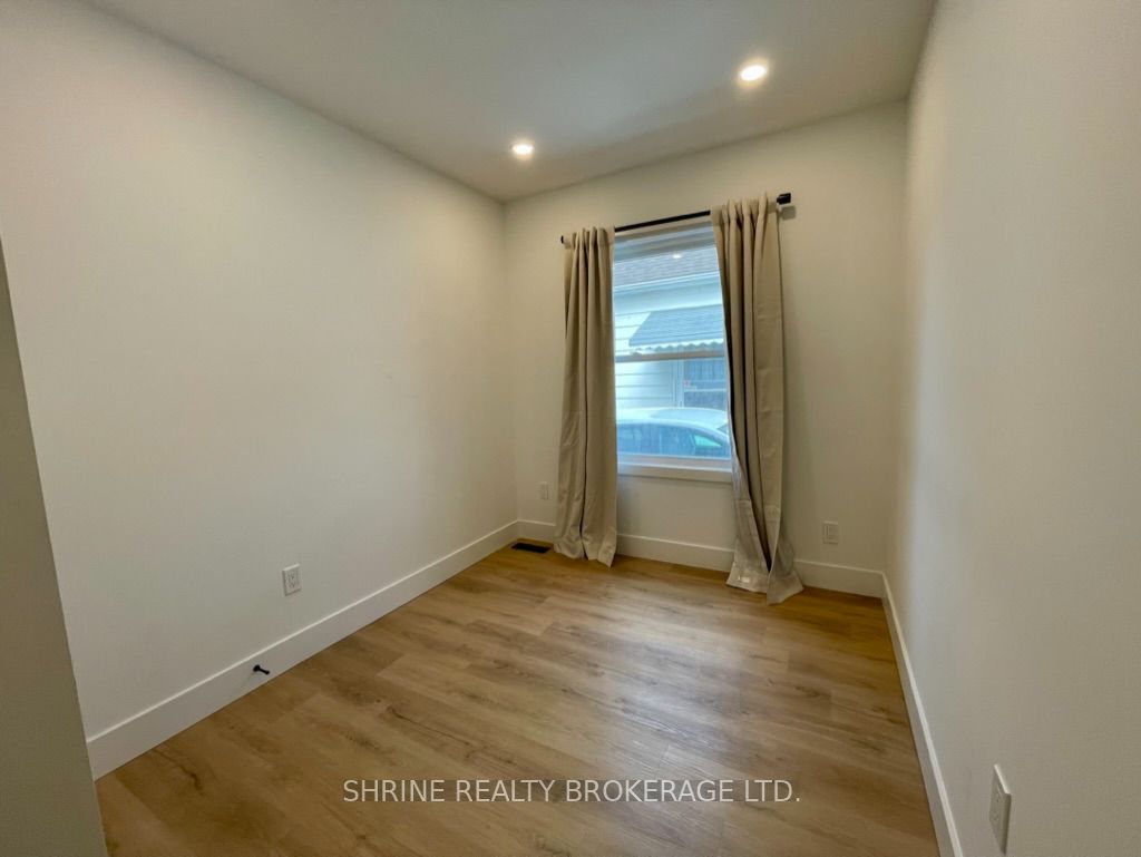 792 Fleet Street Property Photo 18
