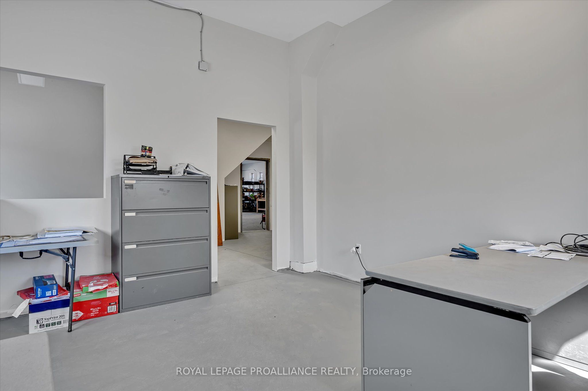 255 Mcdonnel Street S Upper Unit Property Photo 6