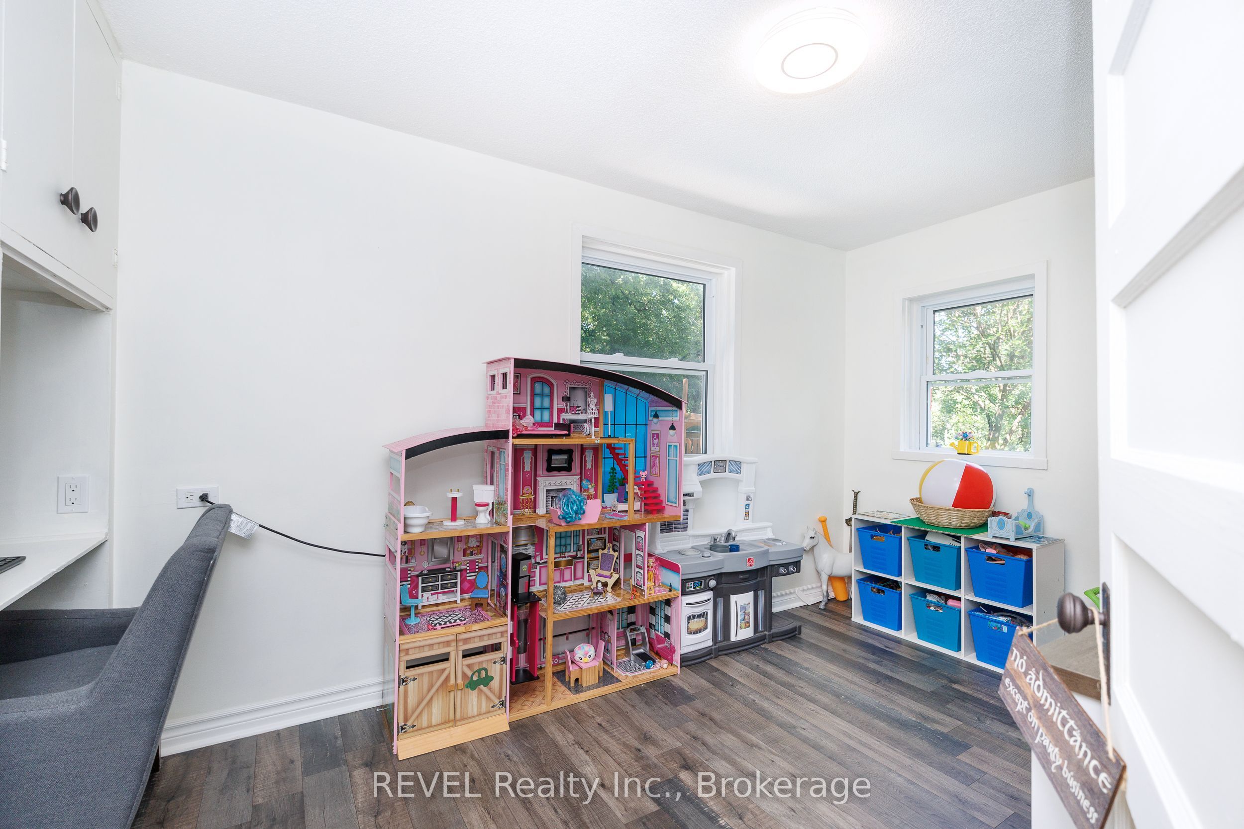 2791 Neptune Crescent Property Photo 14
