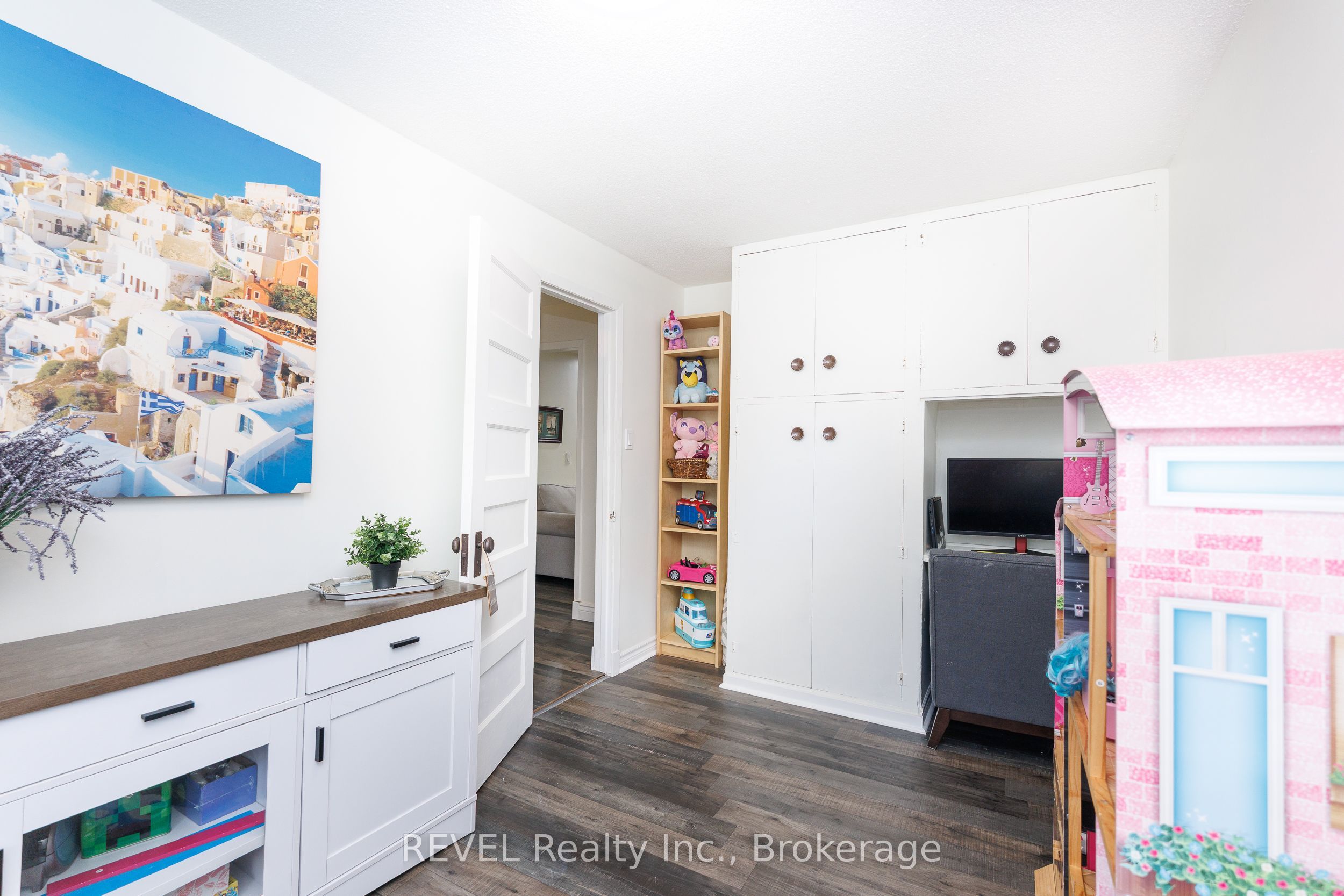 2791 Neptune Crescent Property Photo 15