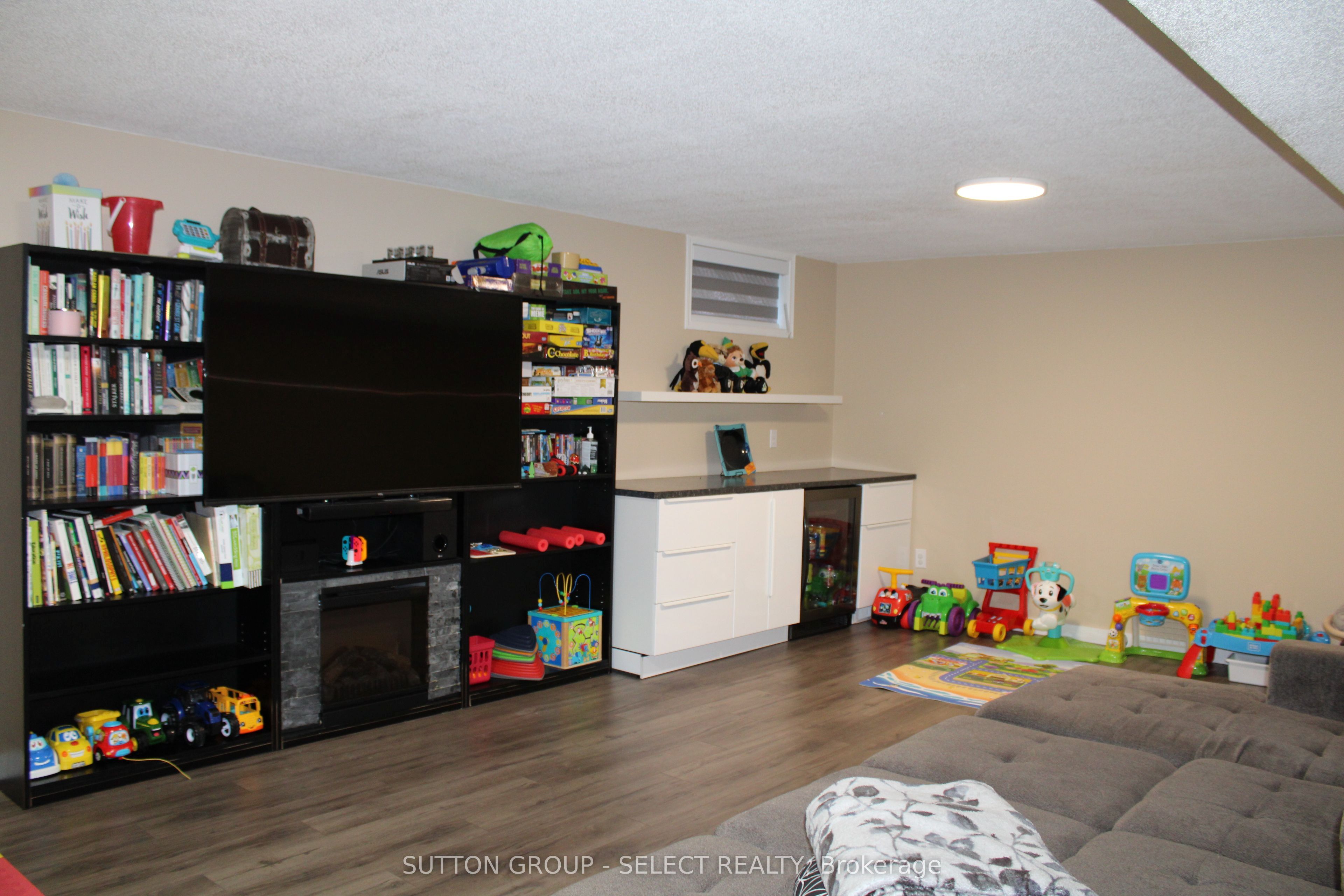 234 Parkview Drive Property Photo 16