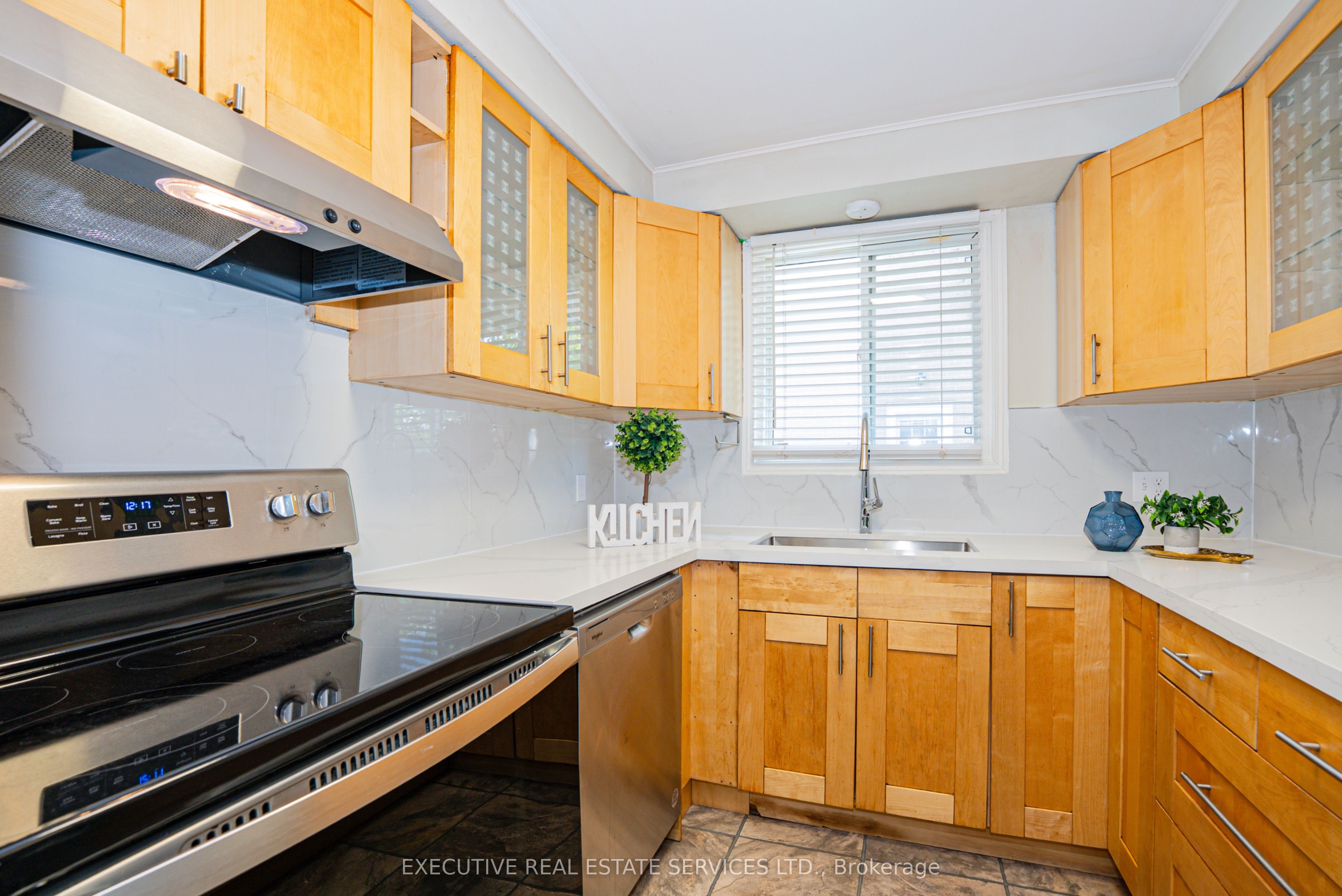77 Overlea Drive Property Photo 11