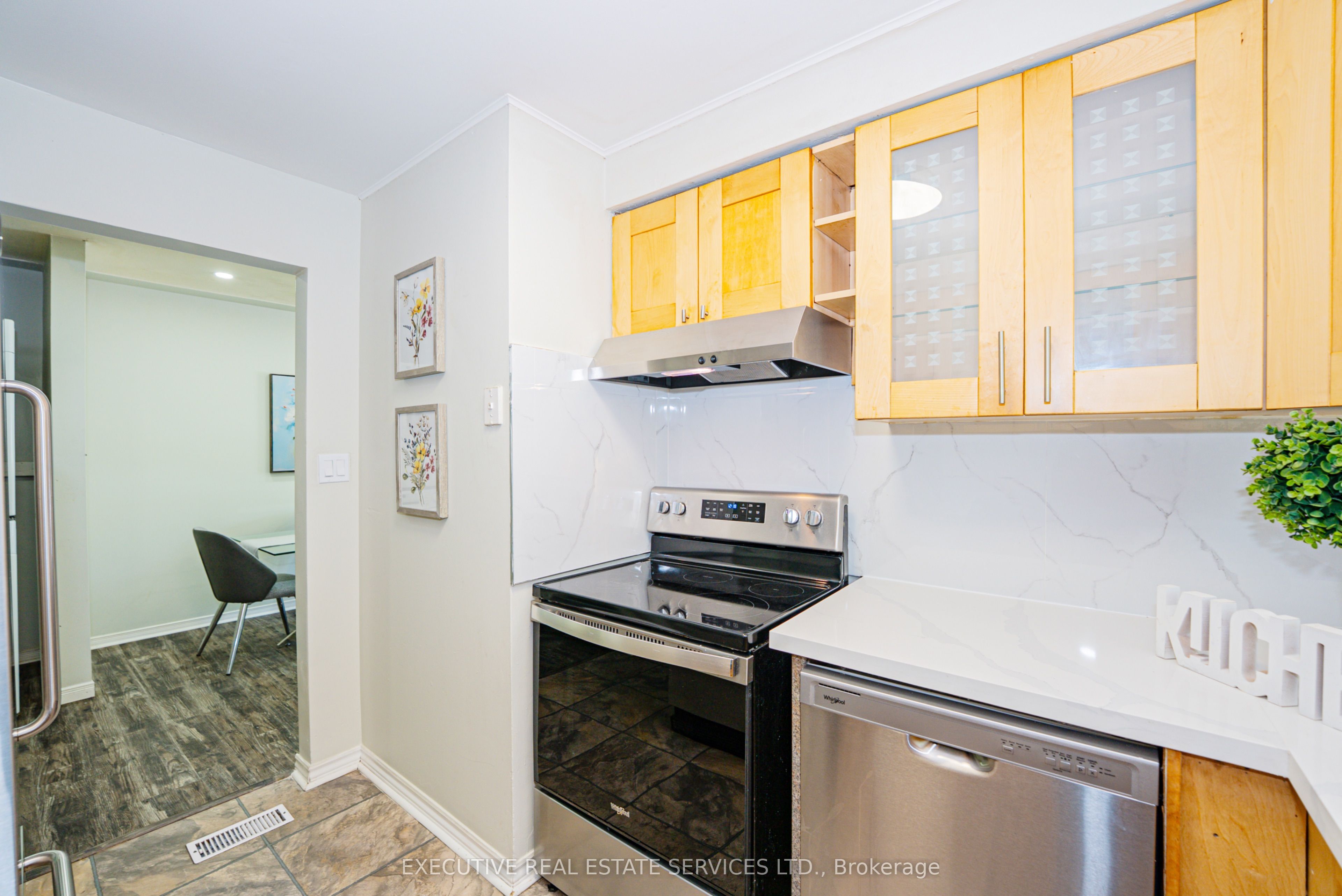 77 Overlea Drive Property Photo 14