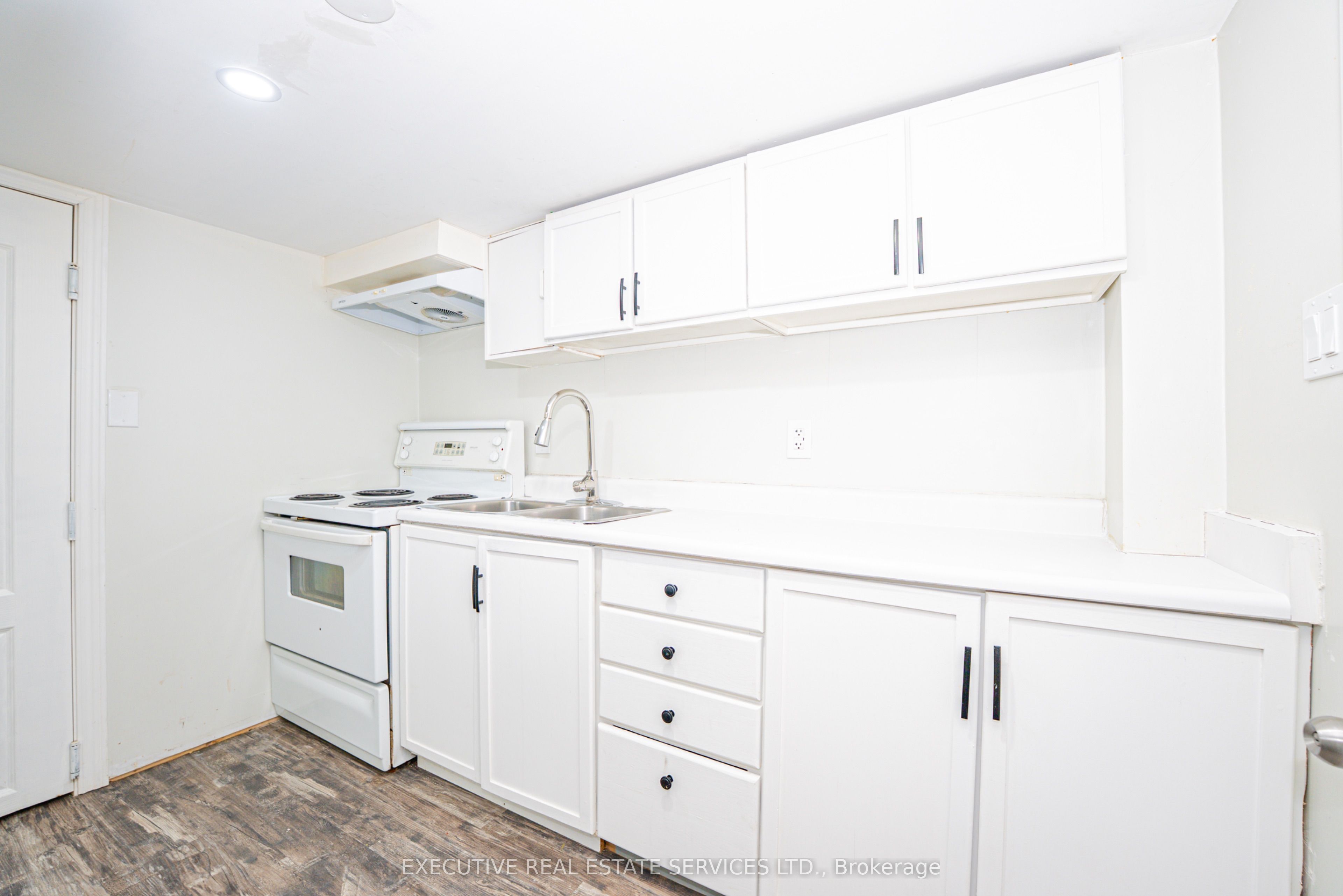 77 Overlea Drive Property Photo 32