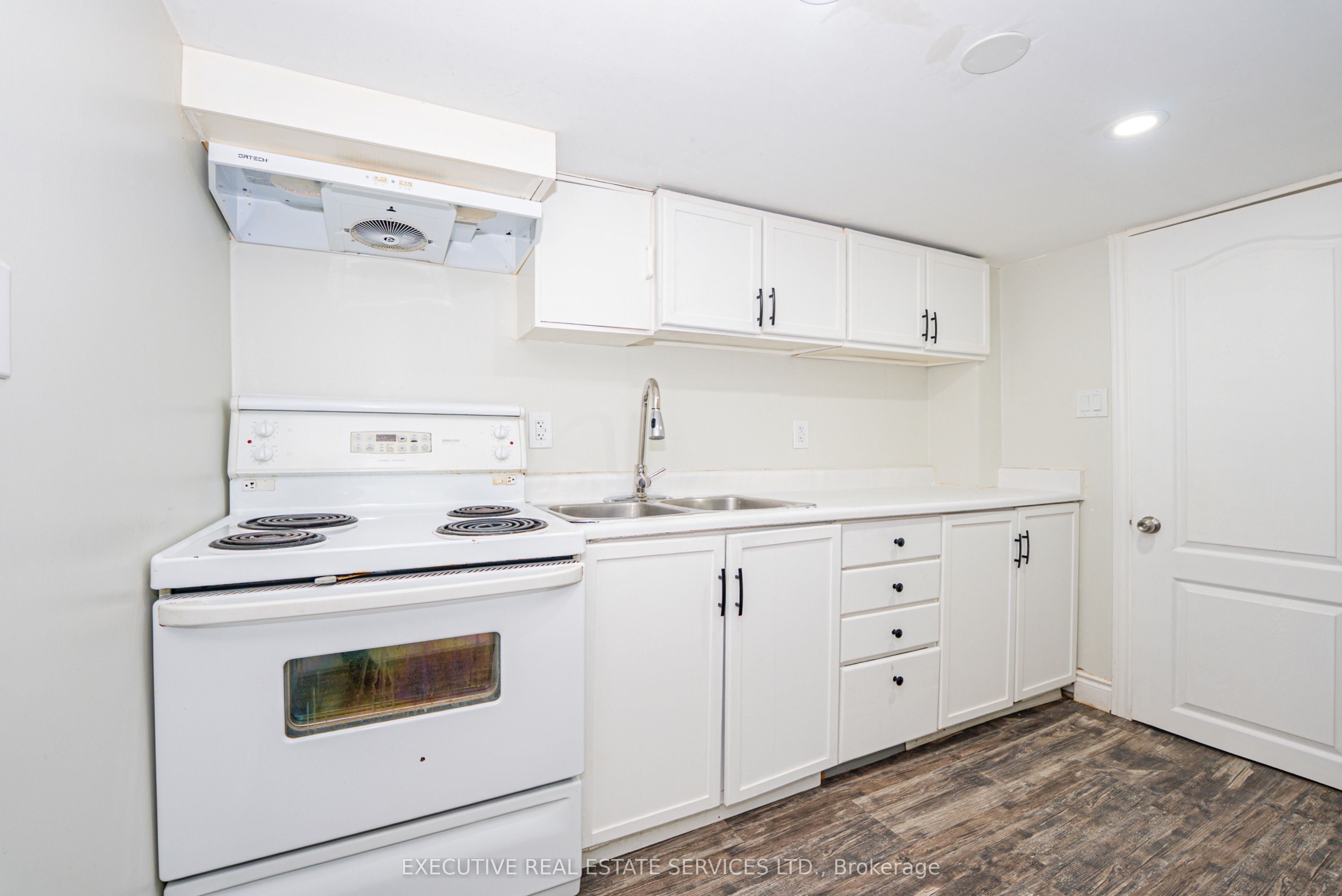 77 Overlea Drive Property Photo 33