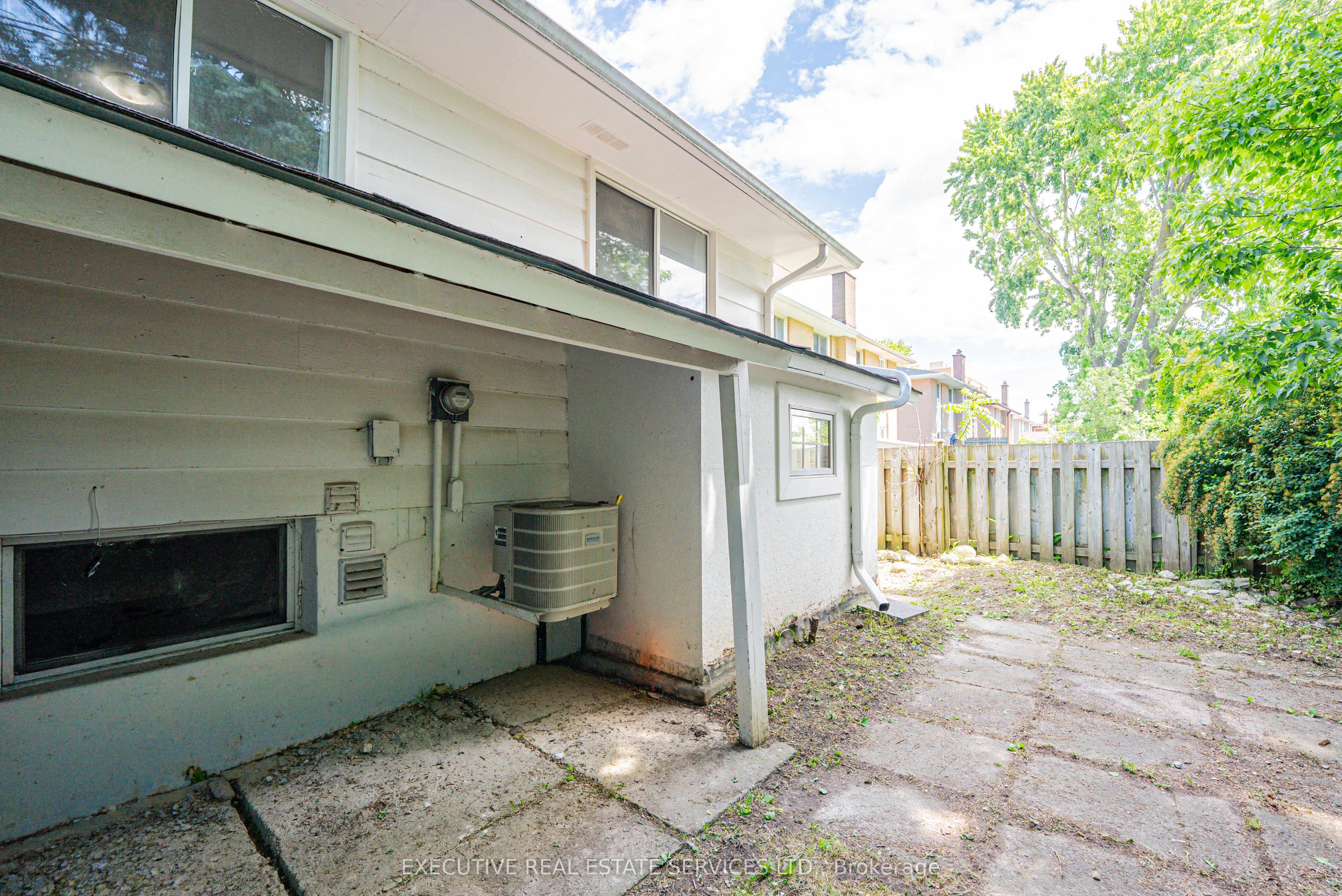 77 Overlea Drive Property Photo 39