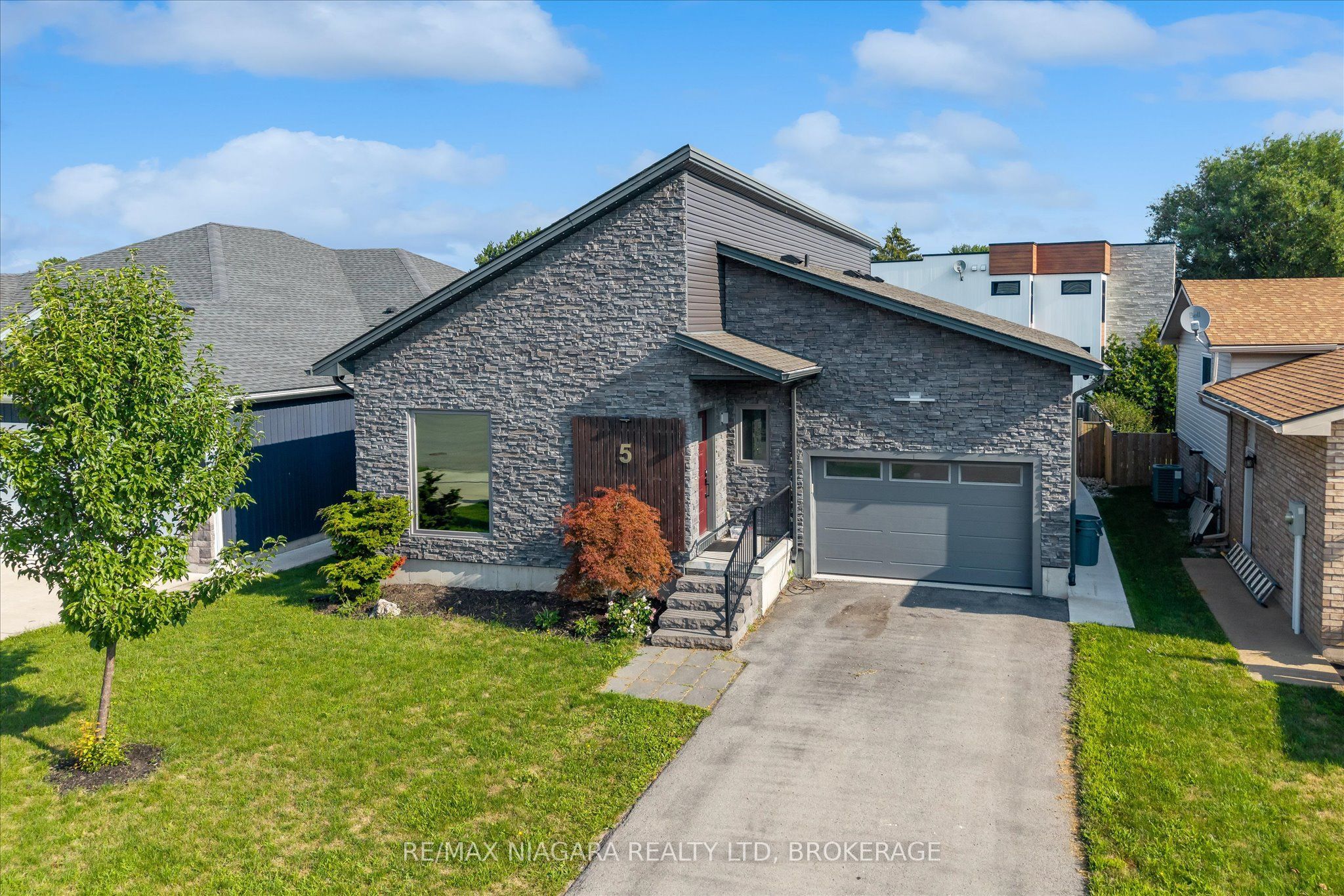 5 Heron Pointe Road Property Photo 1