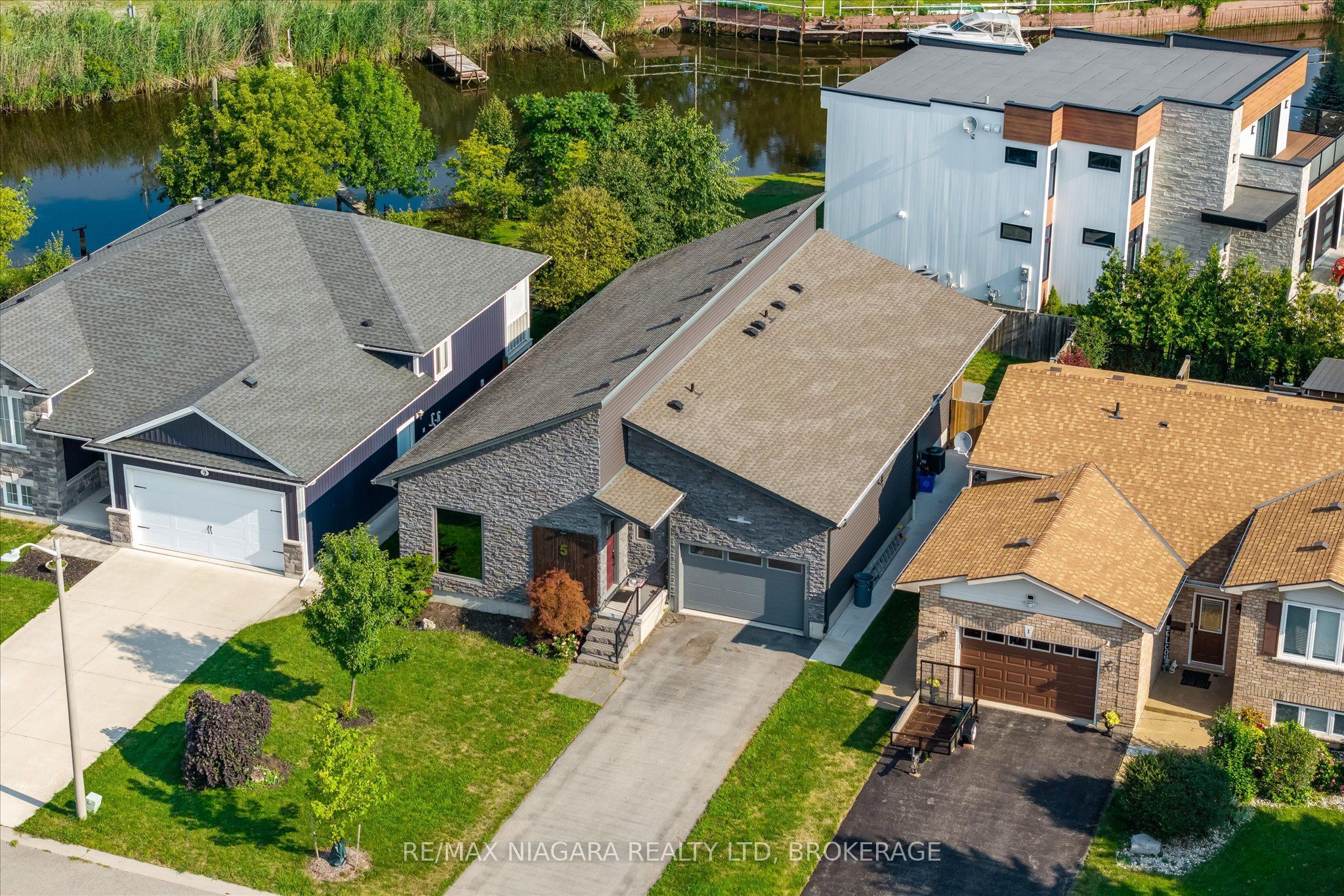5 Heron Pointe Road Property Photo 4